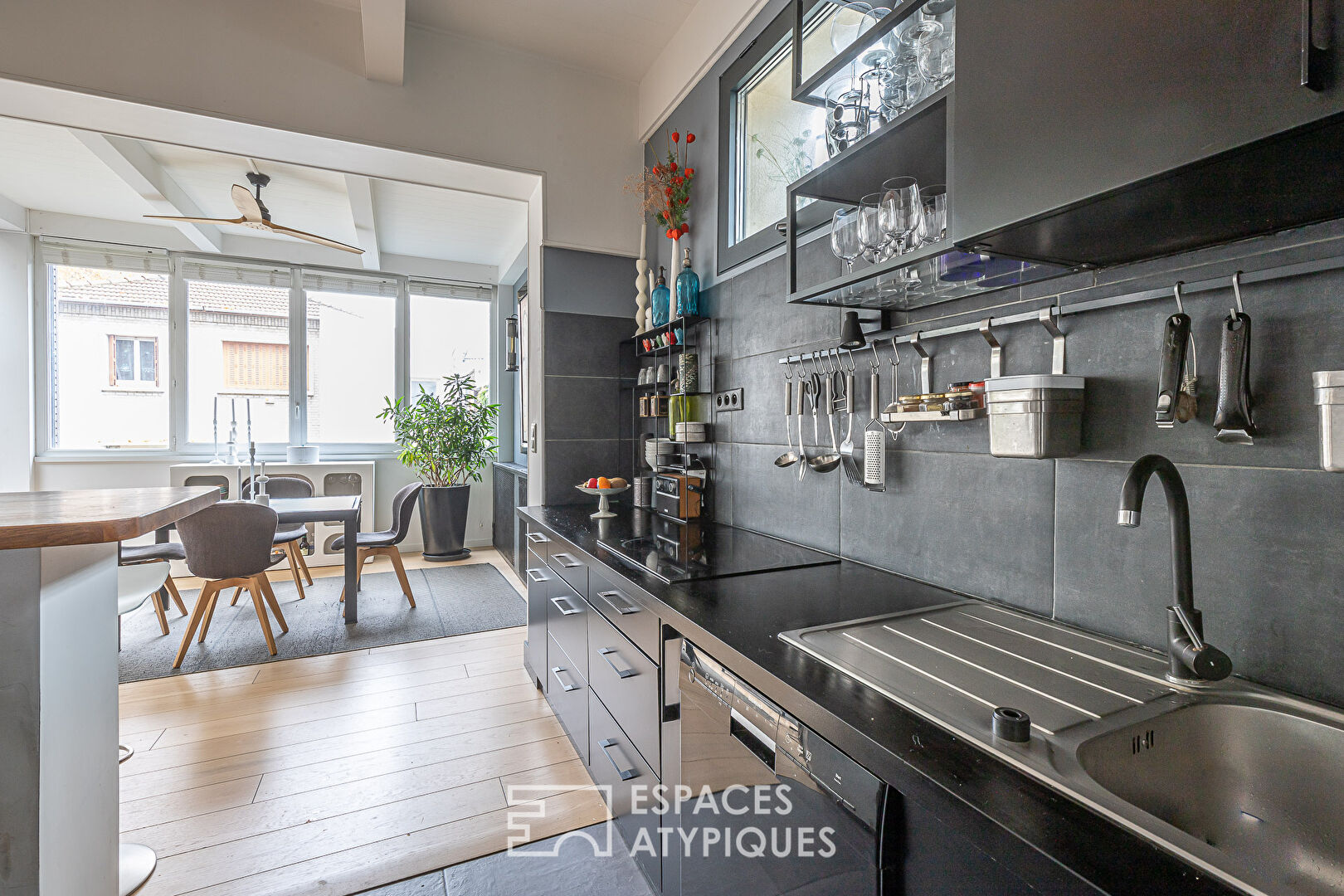 Maison contemporaine de charme avec cour et terrasse