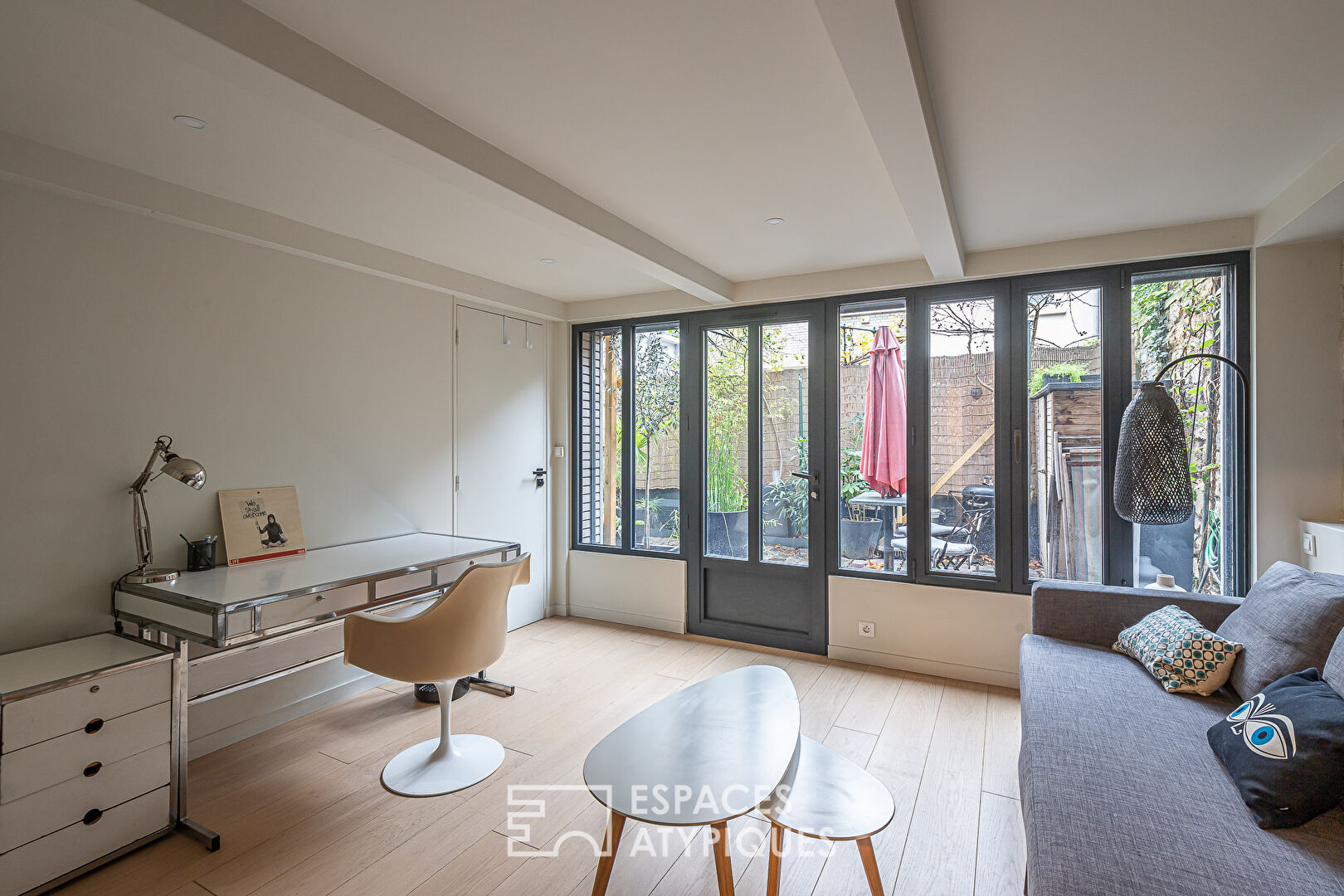 Maison contemporaine de charme avec cour et terrasse