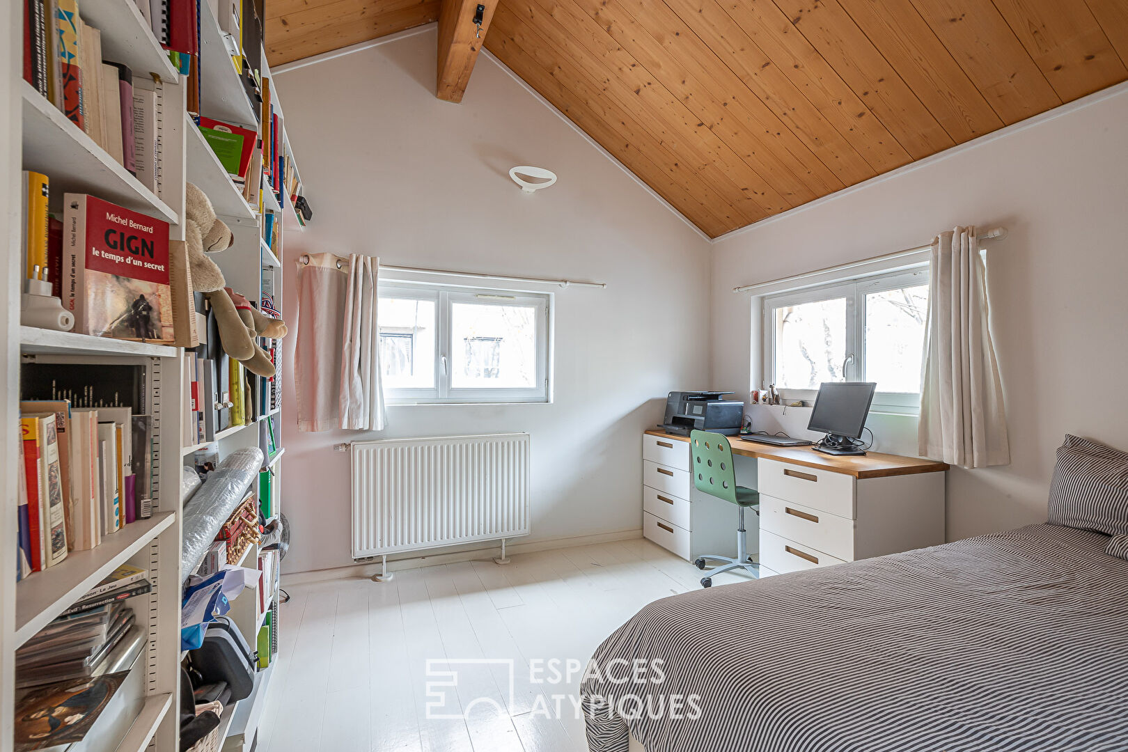 Maison contemporaine de charme avec cour et terrasse