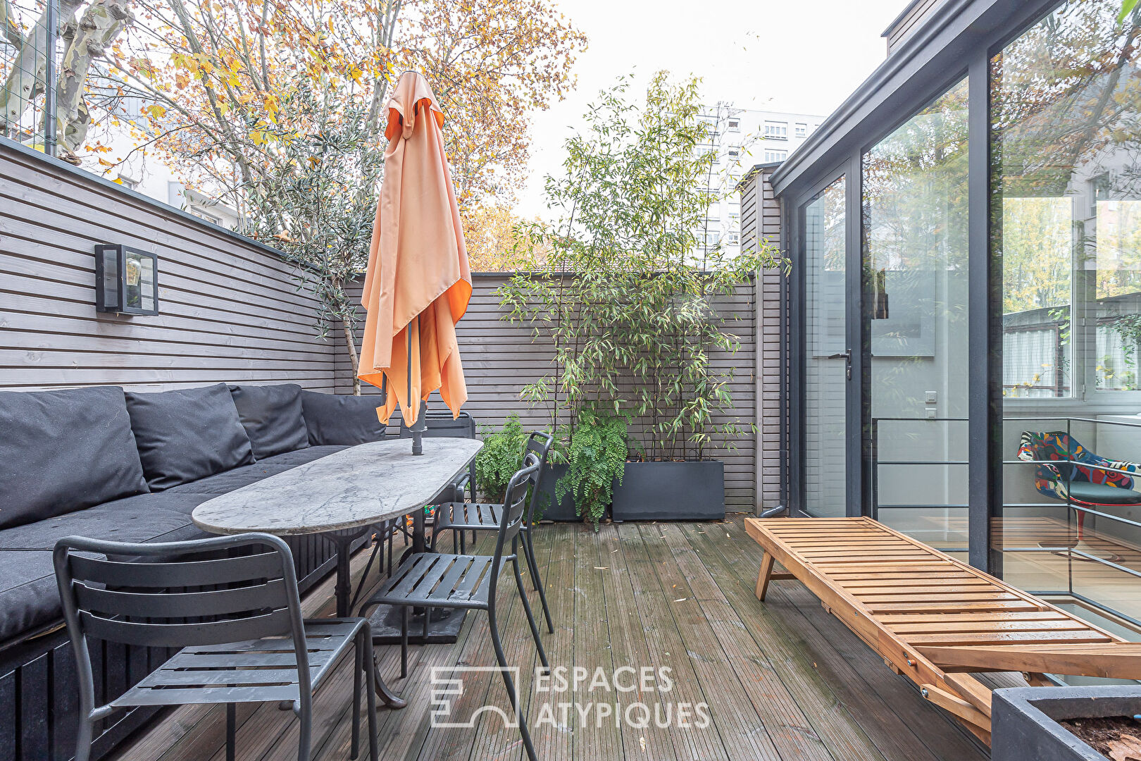 Maison contemporaine de charme avec cour et terrasse