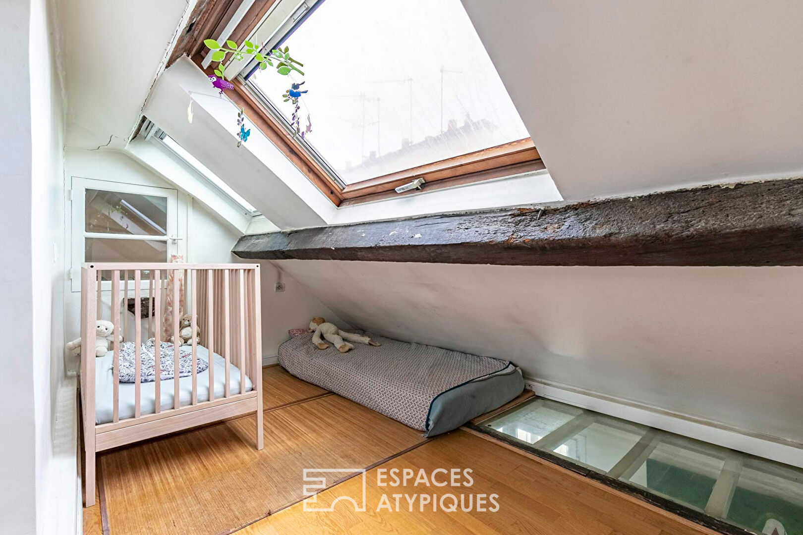 Top floor crossing