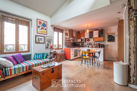 Crossing top floor with a vintage feel