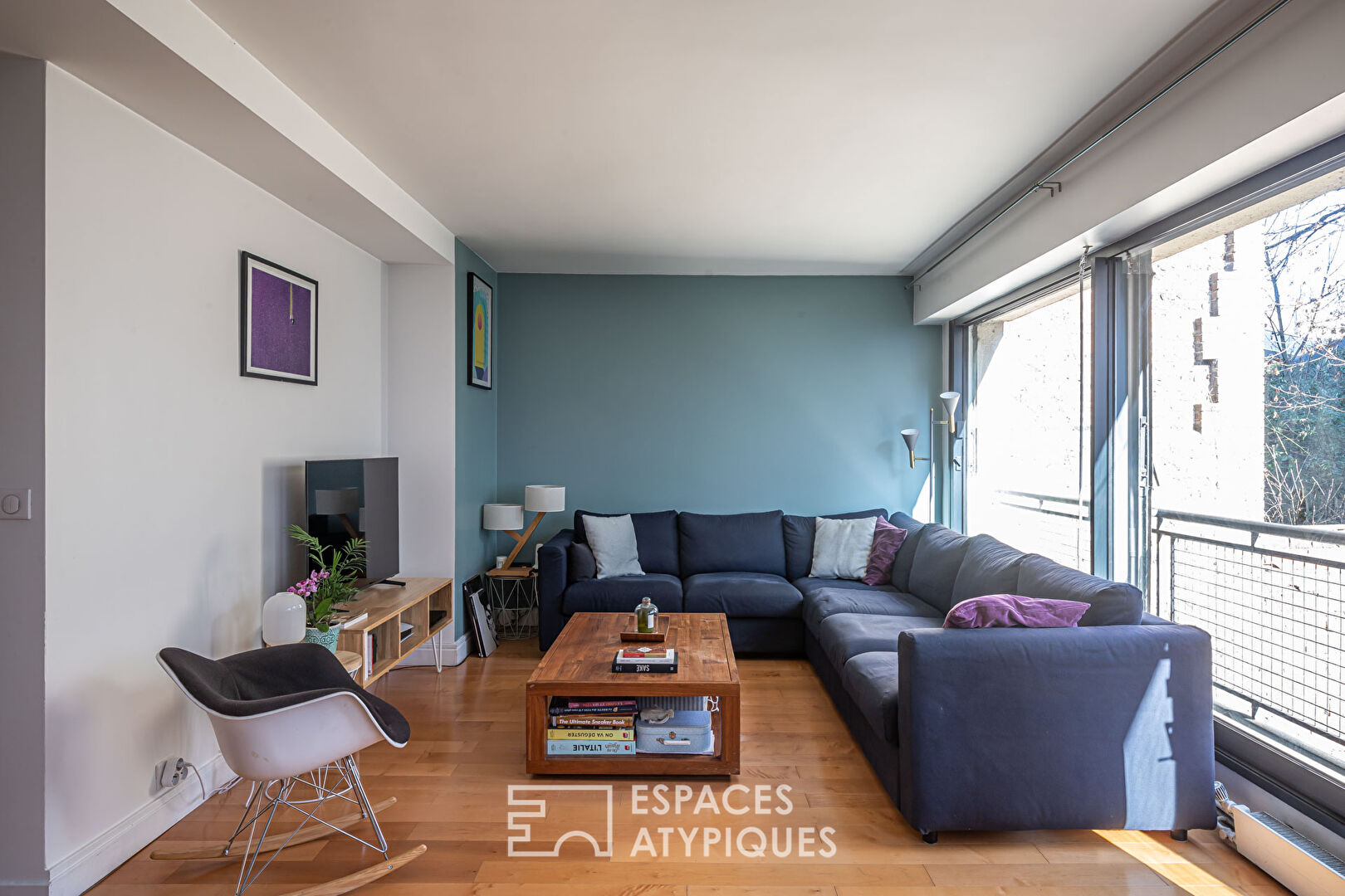 Duplex crossing on the top floor