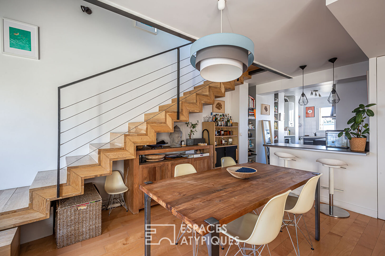Duplex crossing on the top floor