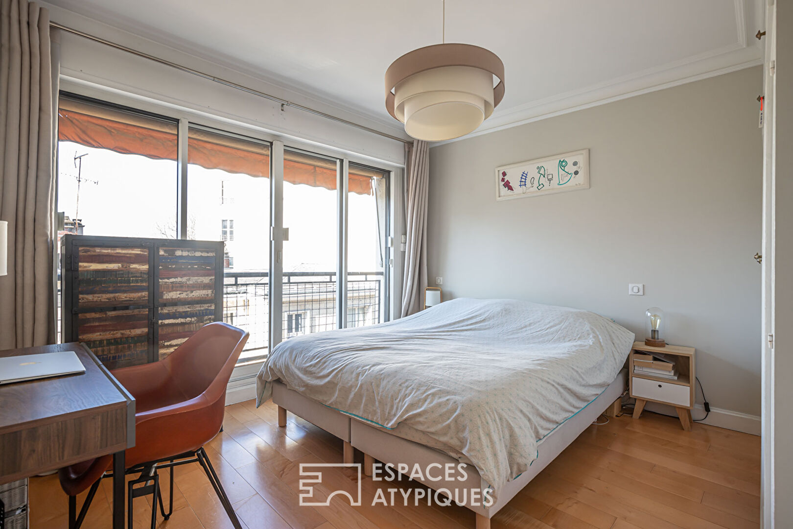 Duplex crossing on the top floor
