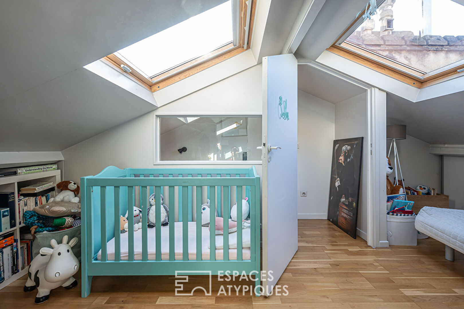 Duplex crossing on the top floor