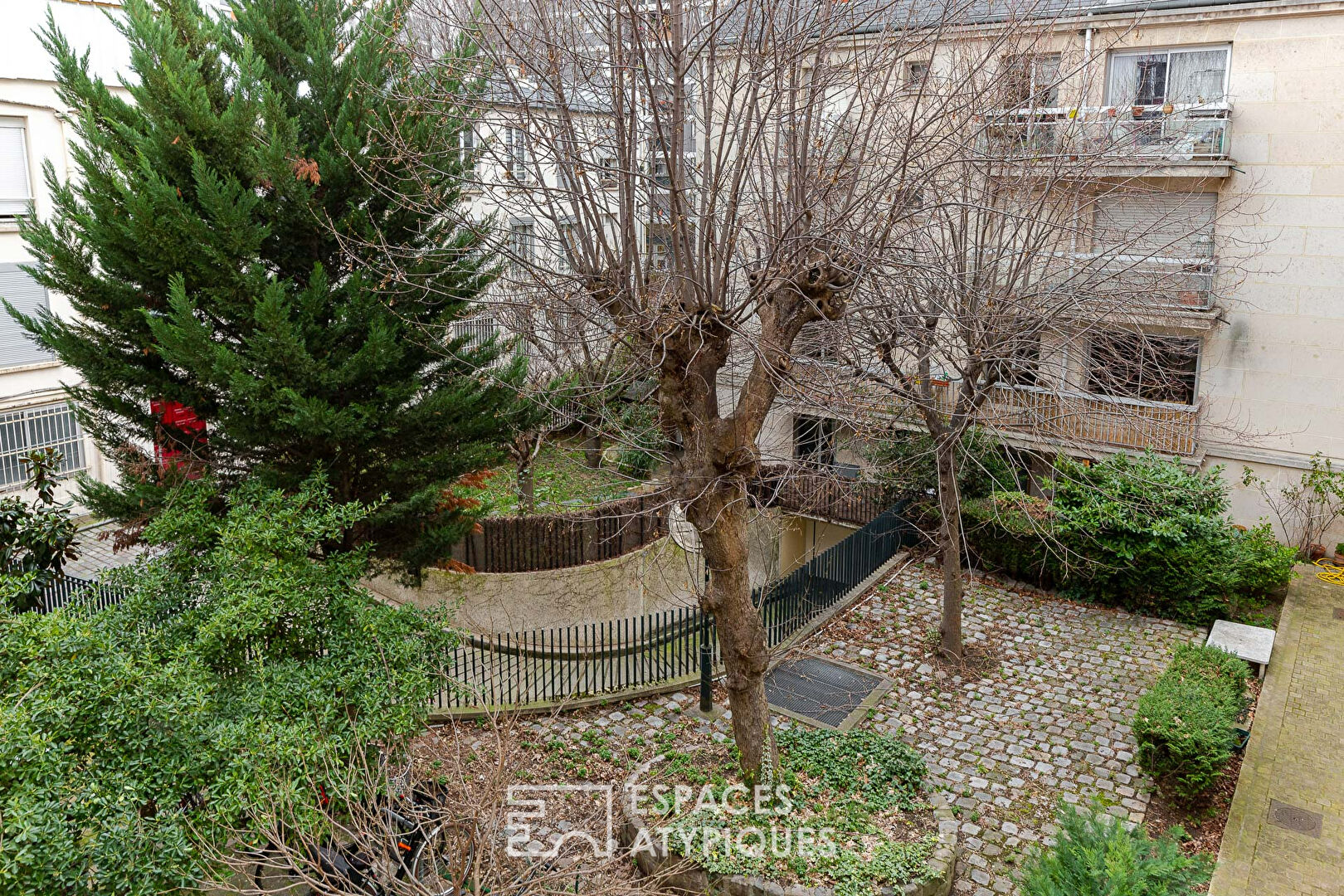 Appartement traversant dans un ancien couvent