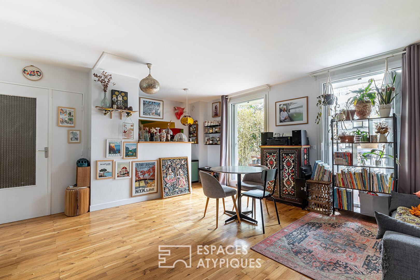 Appartement contemporain avec terrasse et jardin