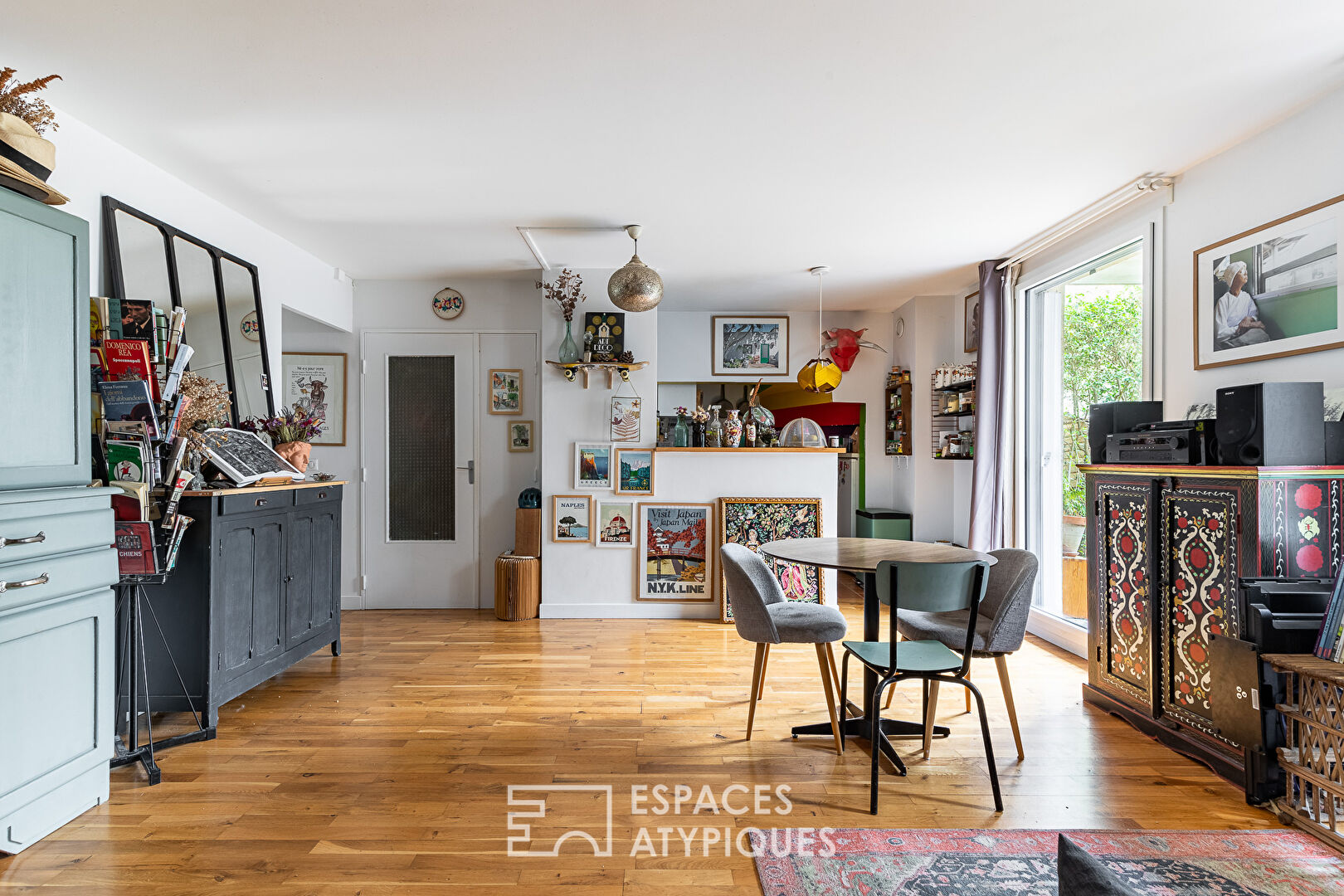 Appartement contemporain avec terrasse et jardin