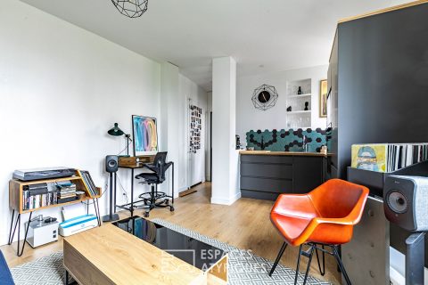 Studio en étage élevé repensé par architecte