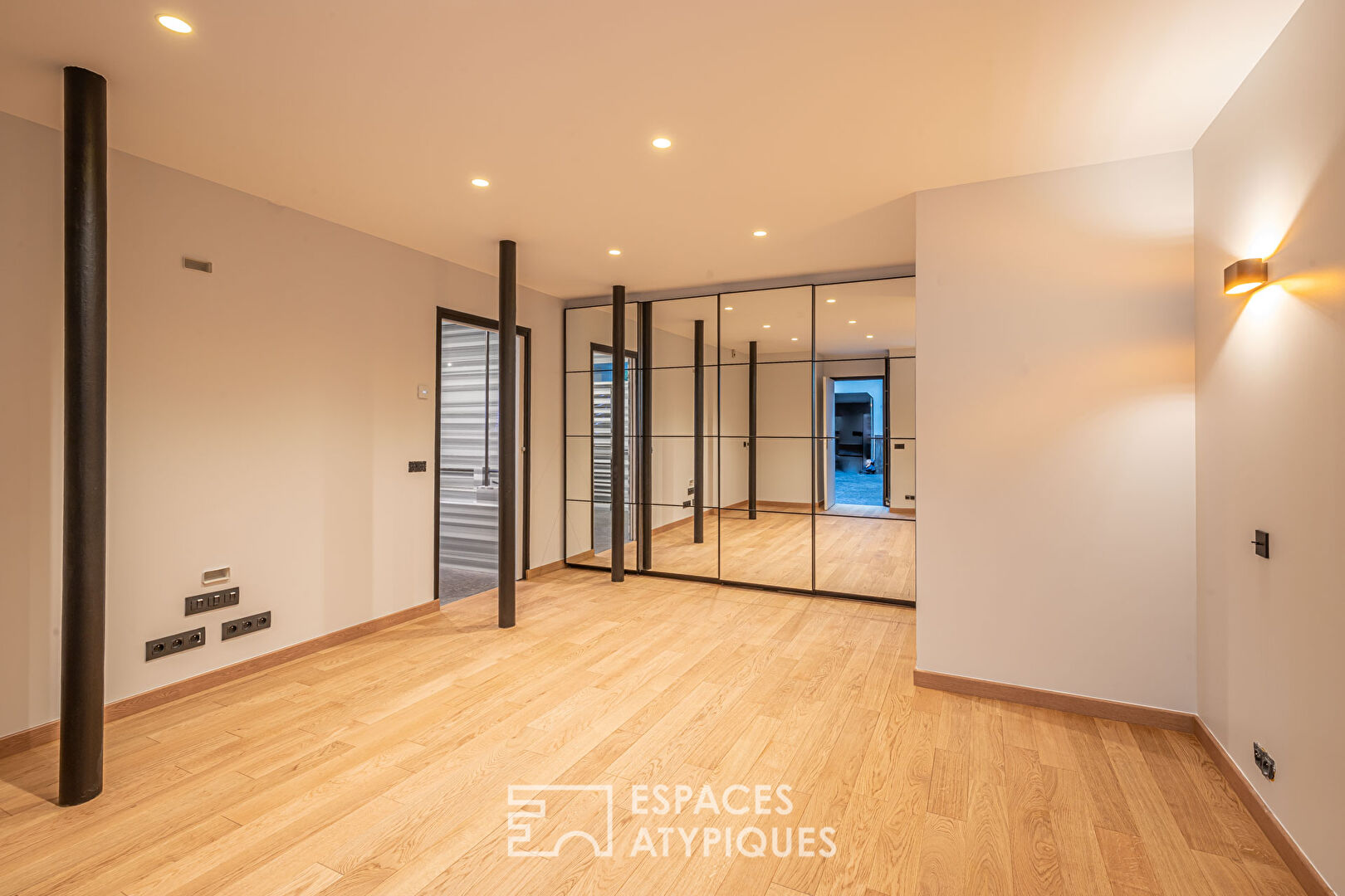Loft avec verrière sur cour à Montorgueil