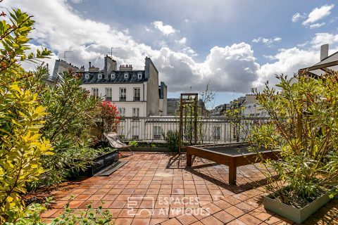 Top floor with tree-lined terrace