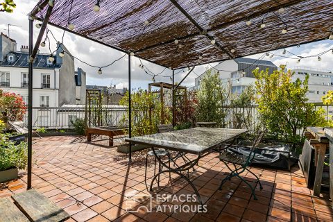 Top floor with tree-lined terrace