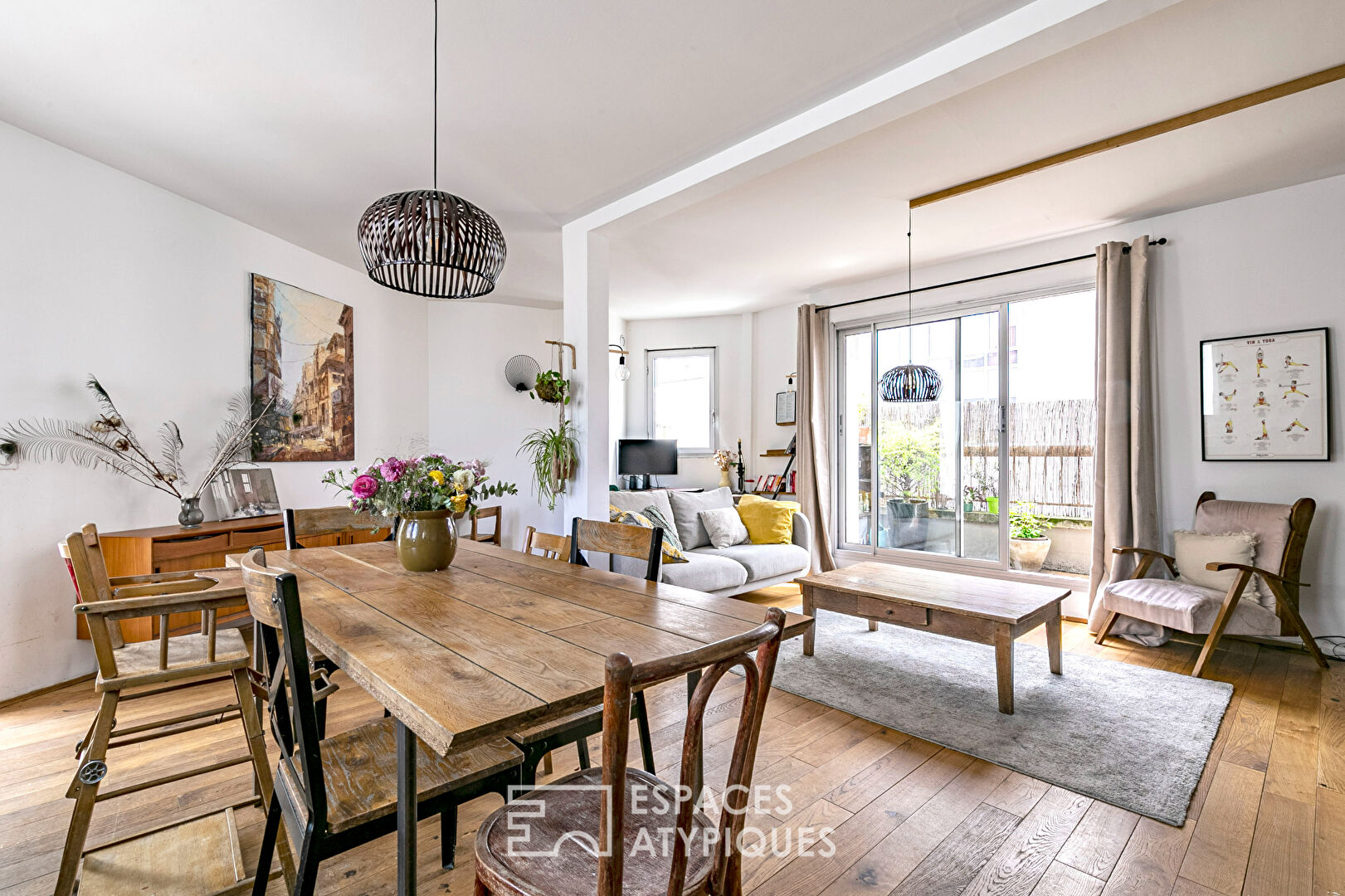 Top floor with tree-lined terrace