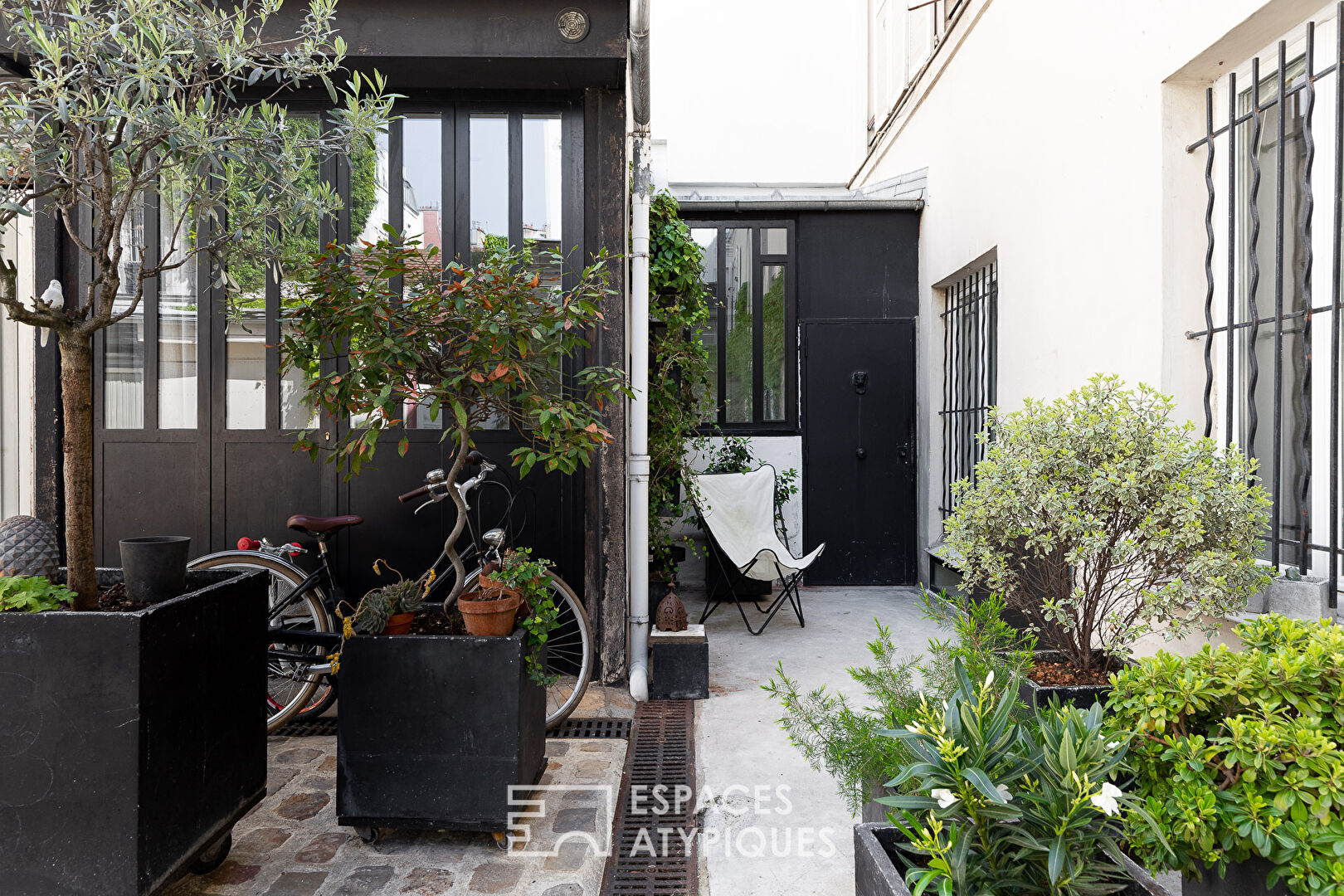 Renovated loft on courtyard