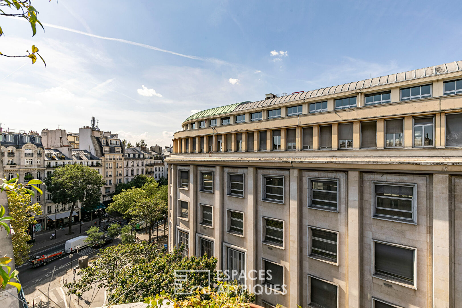 Top floor duplex with elevator and exterior