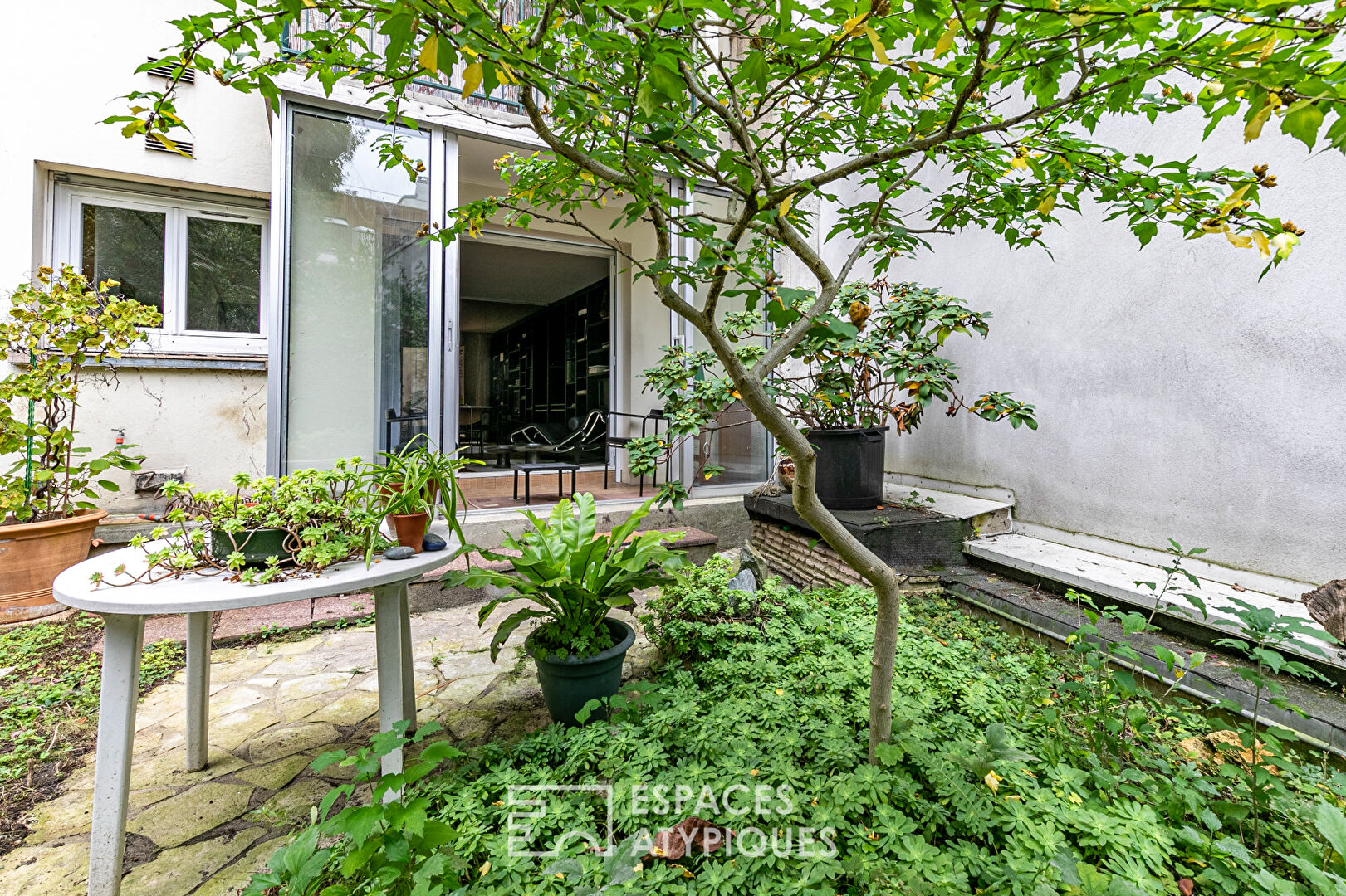 Apartment with veranda and private garden