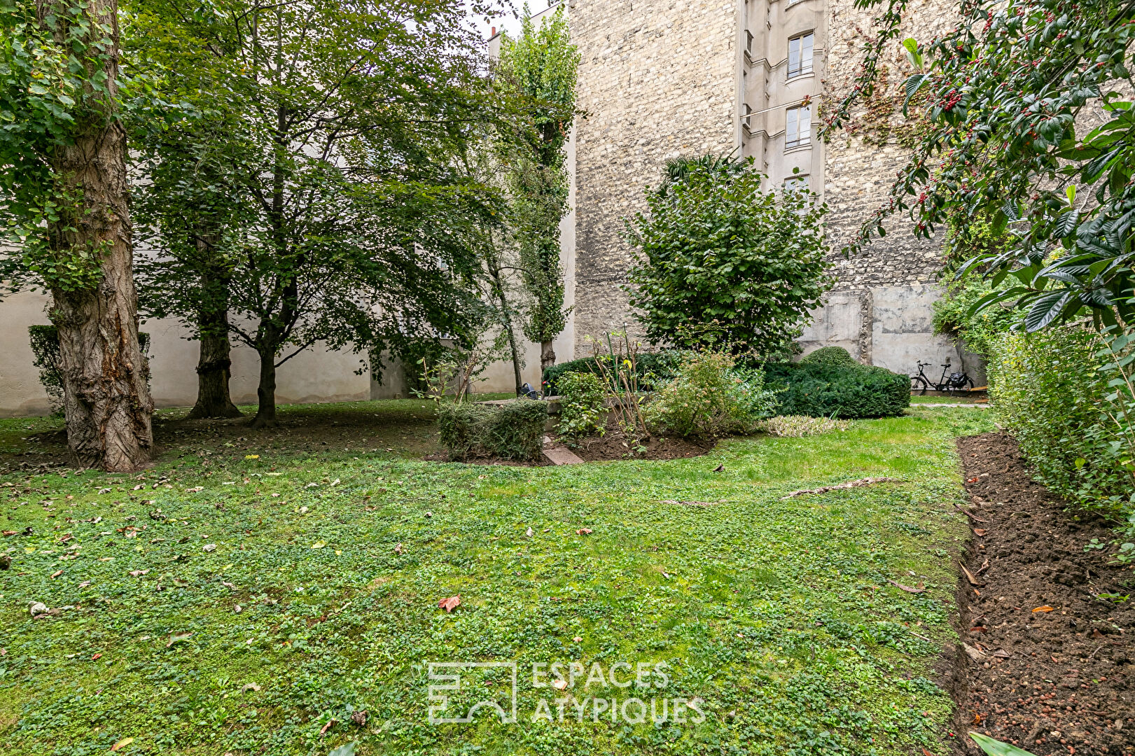 Apartment with veranda and private garden