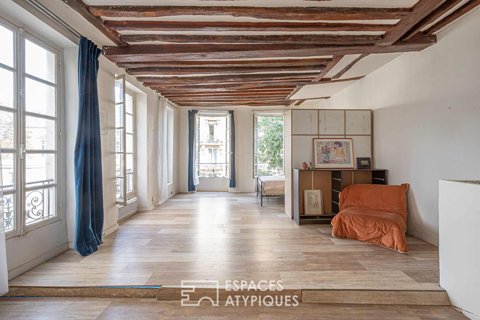 Appartement d’angle à réinventer au coeur du Marais