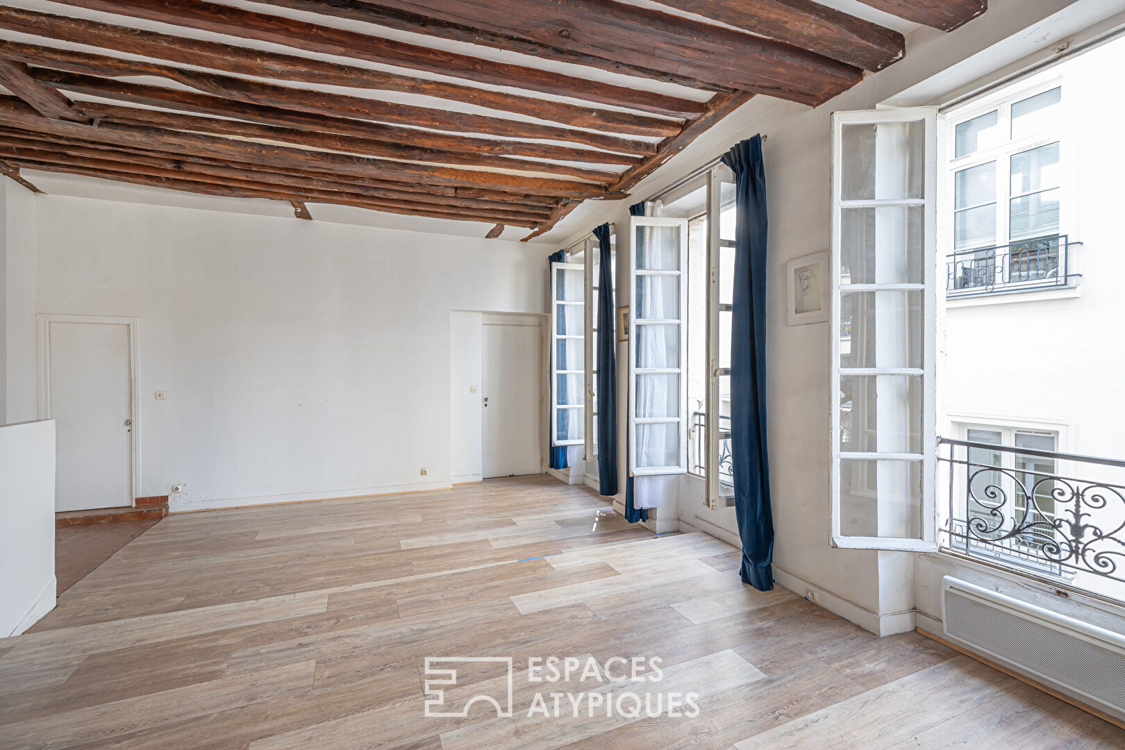 Appartement d’angle à réinventer au coeur du Marais