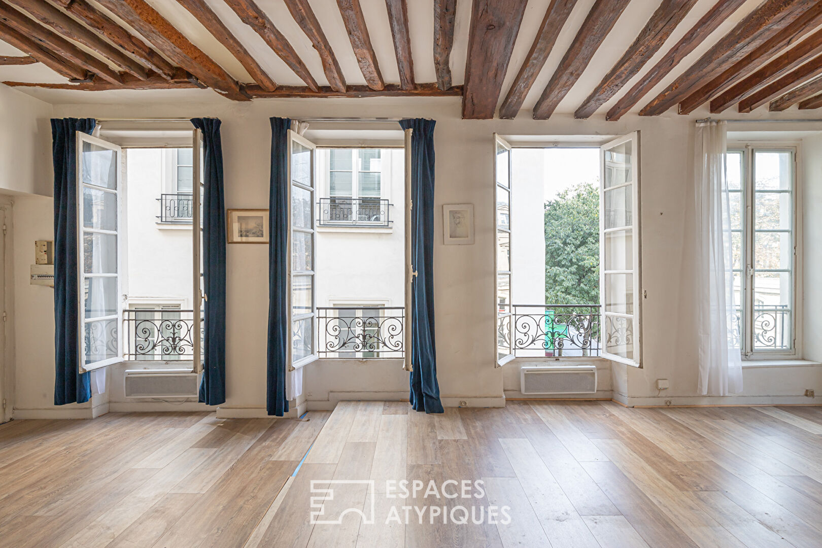 Appartement d’angle à réinventer au coeur du Marais