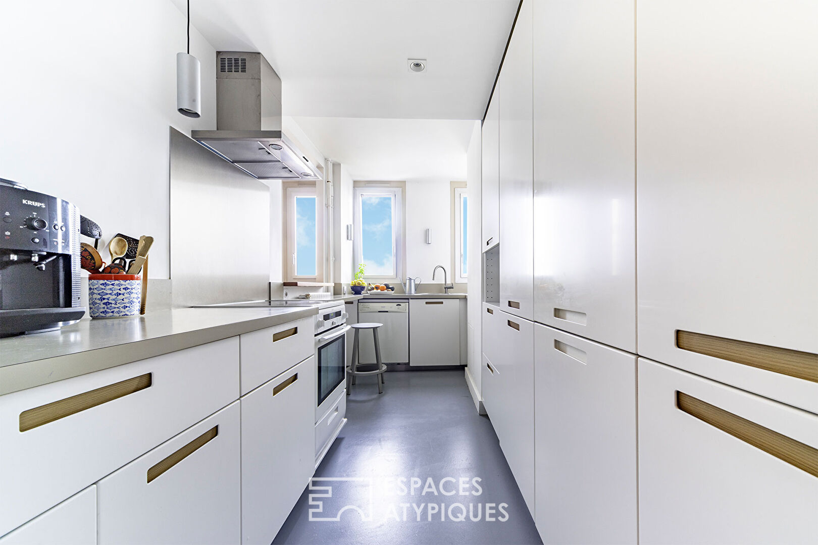 High floor apartment with panoramic view