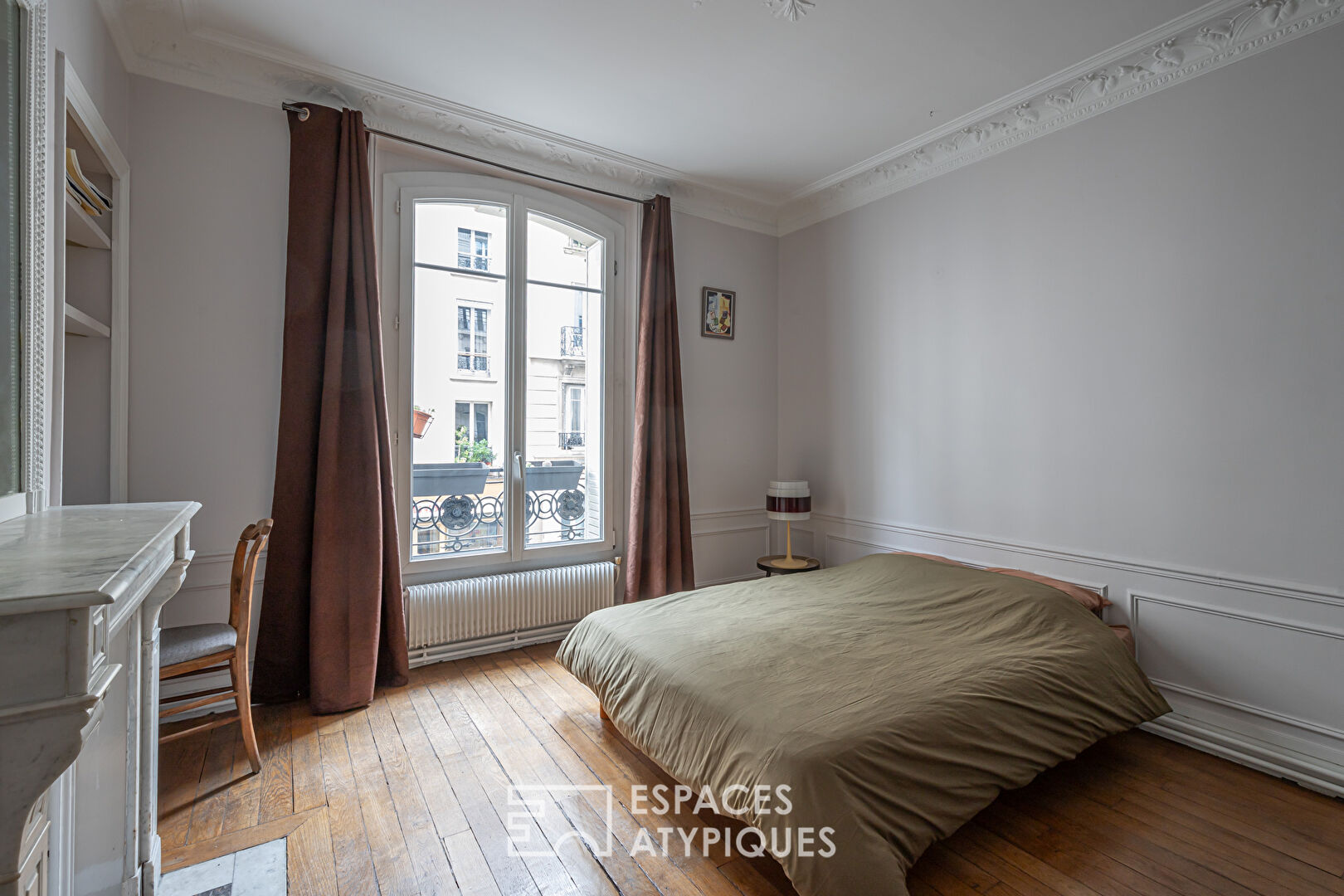 Contemporary Haussmannian apartment