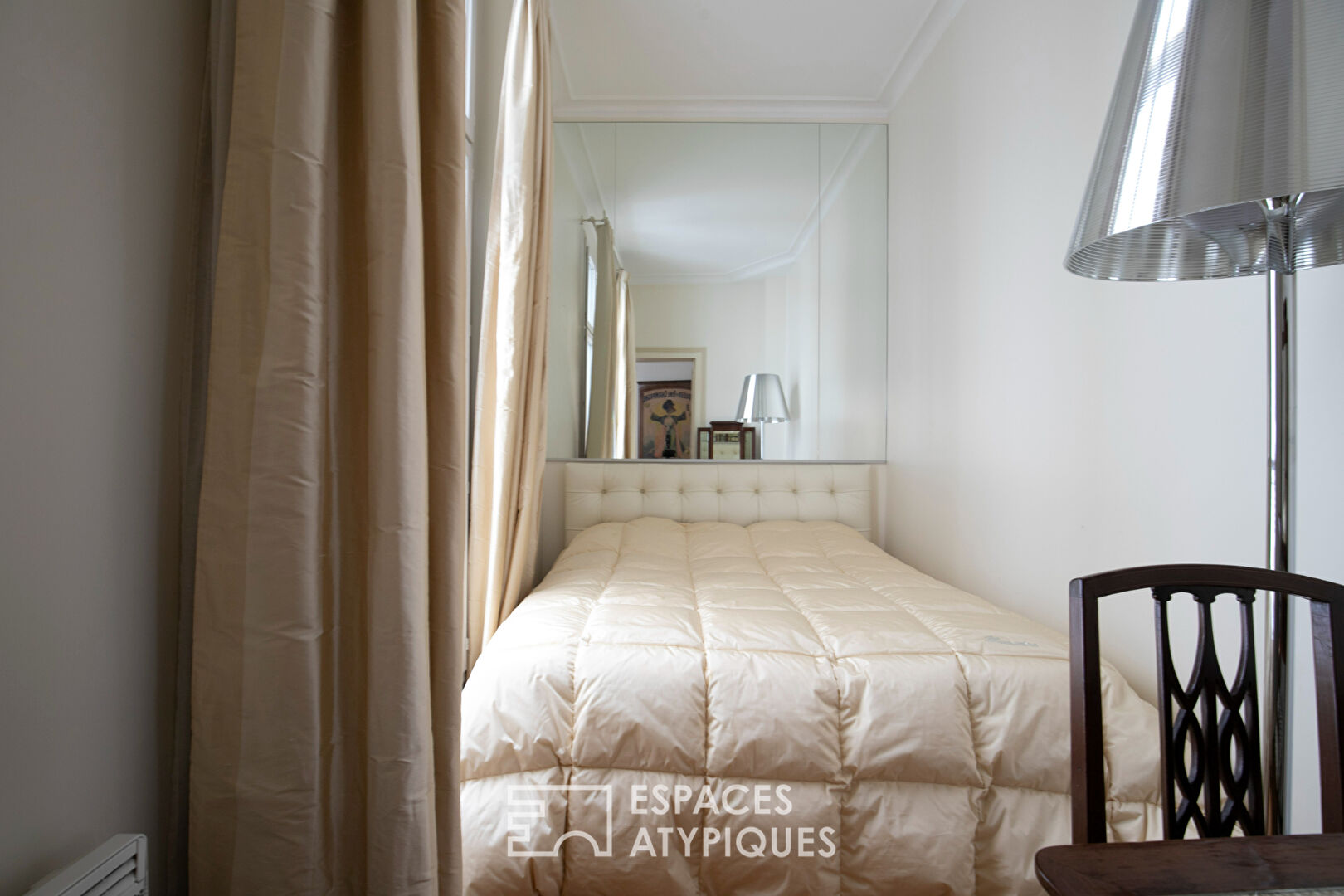 Crossing apartment in the heart of the Marais