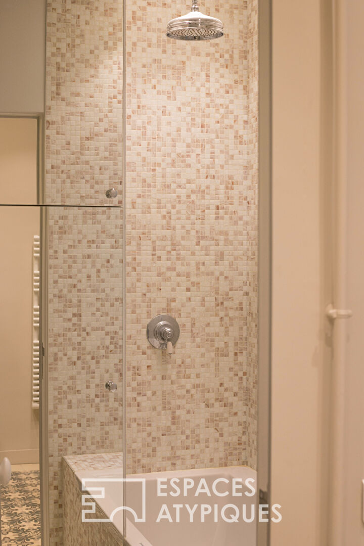 Crossing apartment in the heart of the Marais