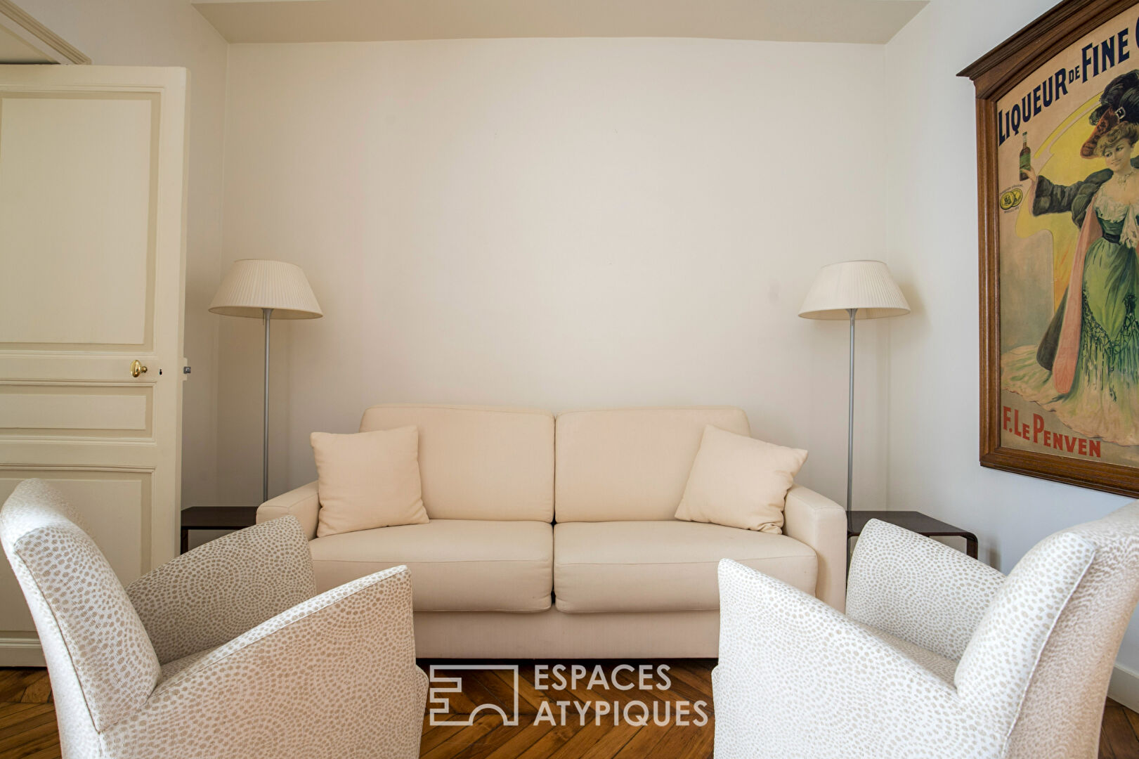 Crossing apartment in the heart of the Marais