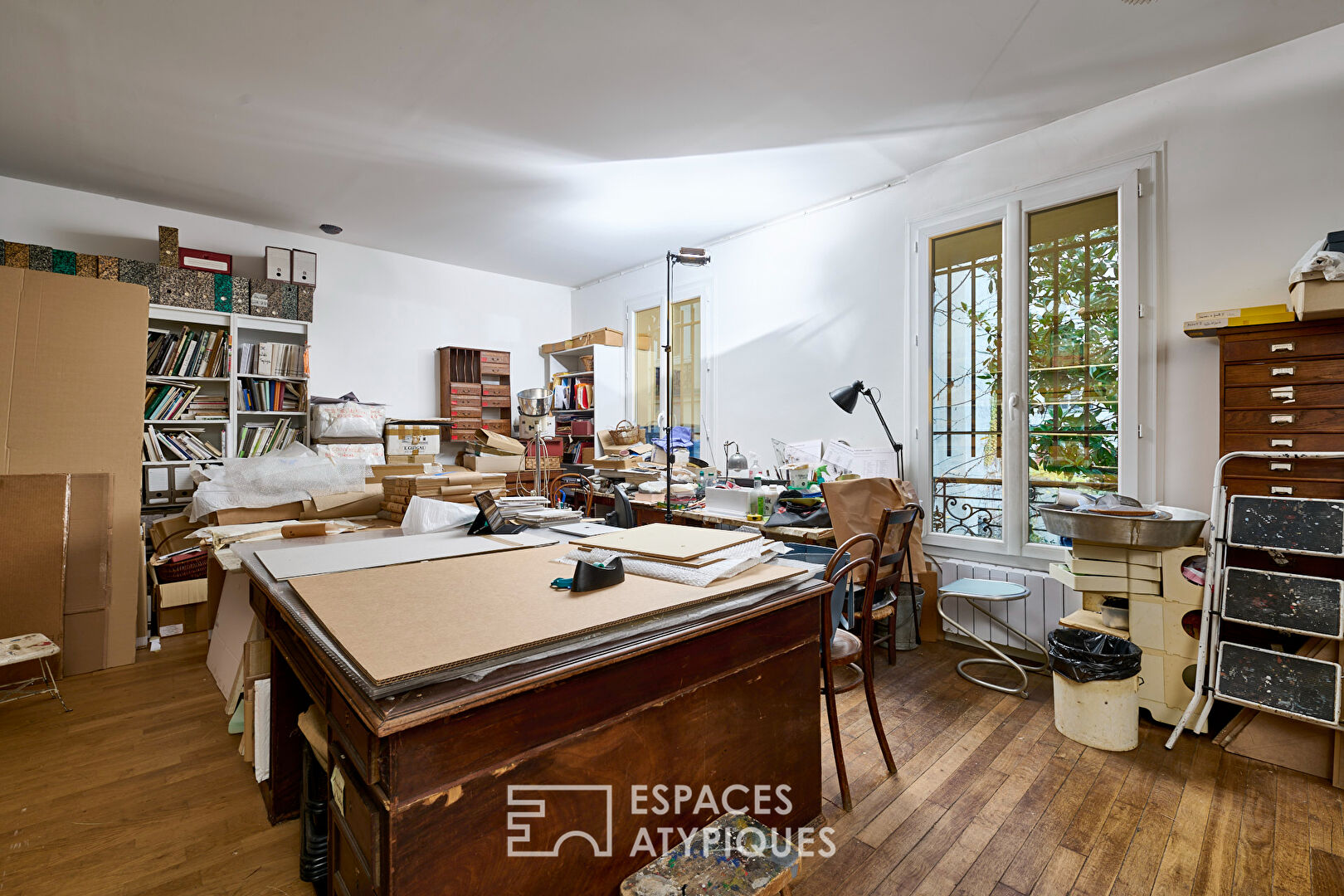 Detached artists’ house with garden