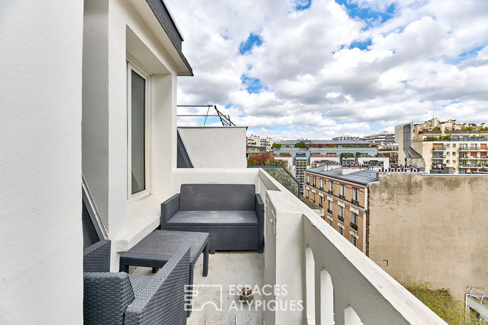 Top floor with Balcony – Near Jardin de Reuilly
