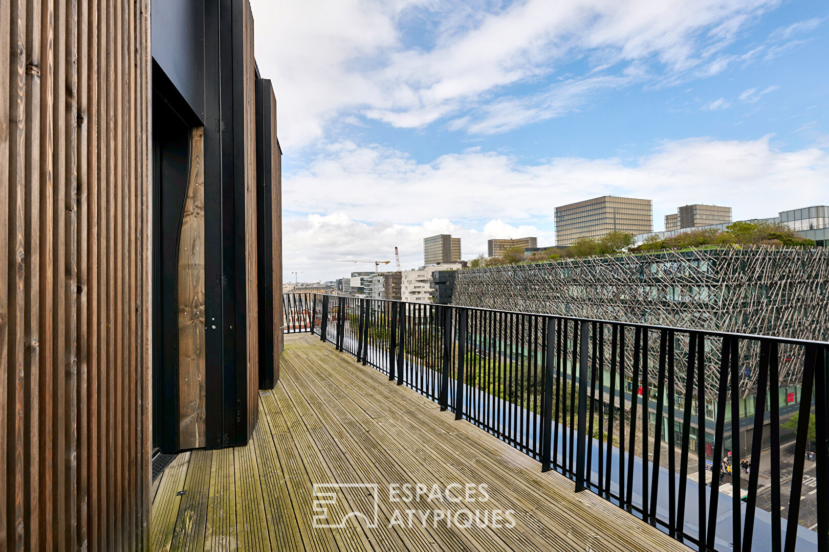 Appartement rénové avec terrasse