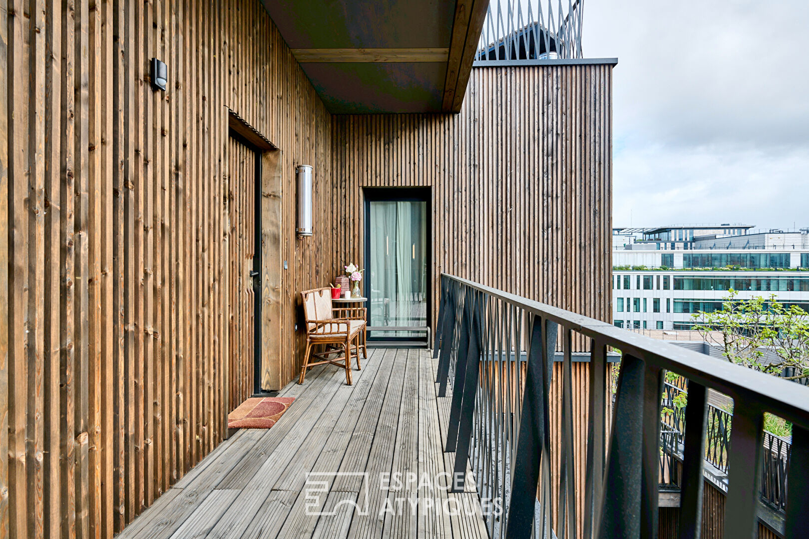 Appartement rénové avec terrasse