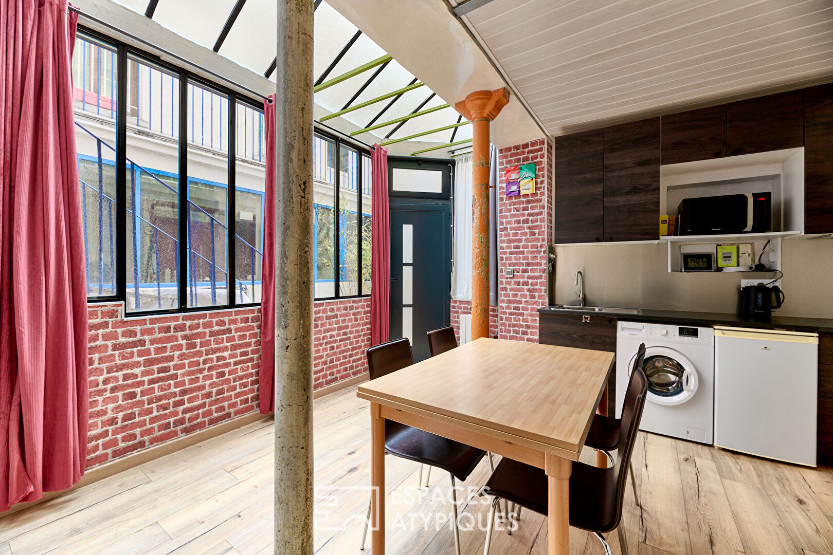 Mini loft rénové dans un ancien atelier de peintre