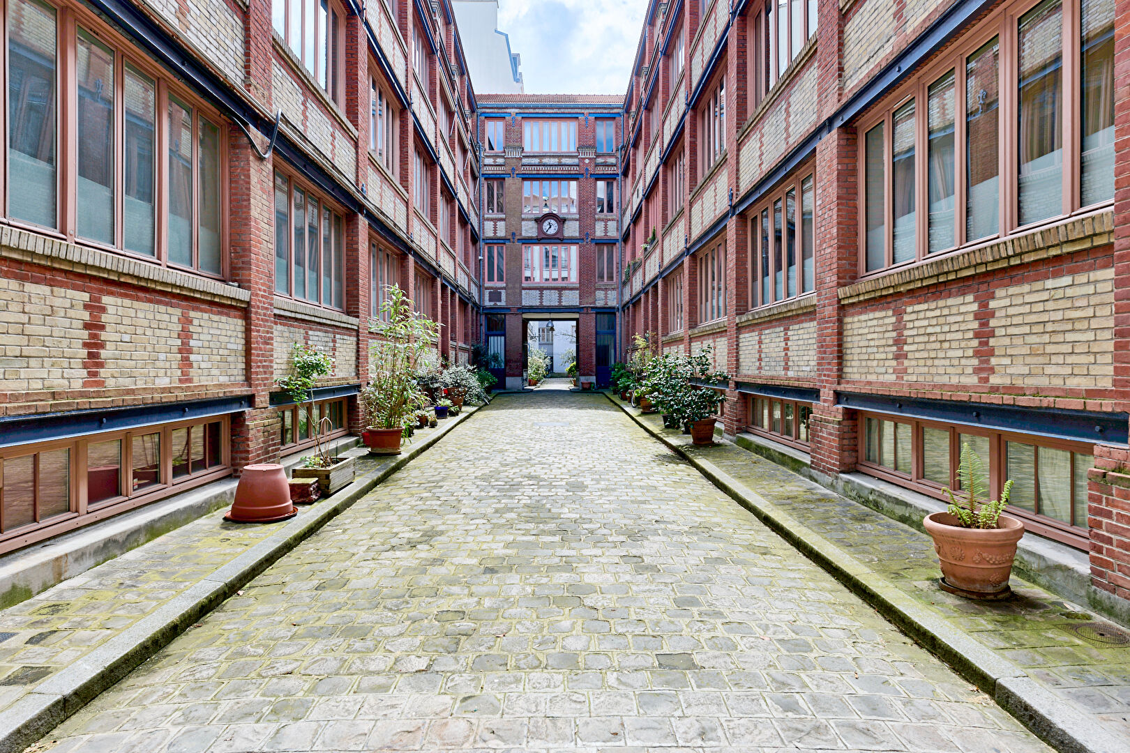 Loft dans un immeuble industriel au style british