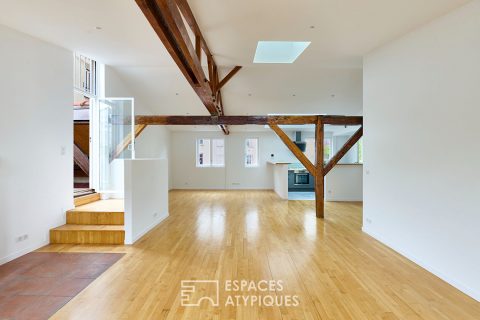 Top floor apartment with terrace in the heart of the Cité du Figuier