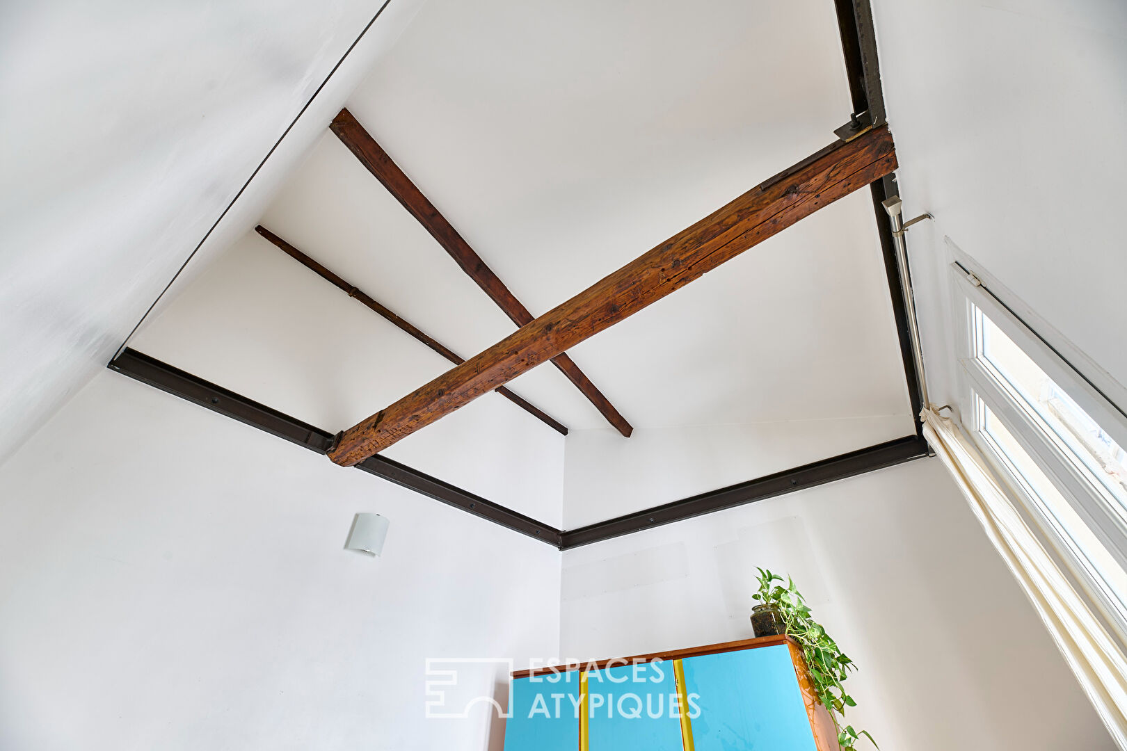 Character duplex on the top floor