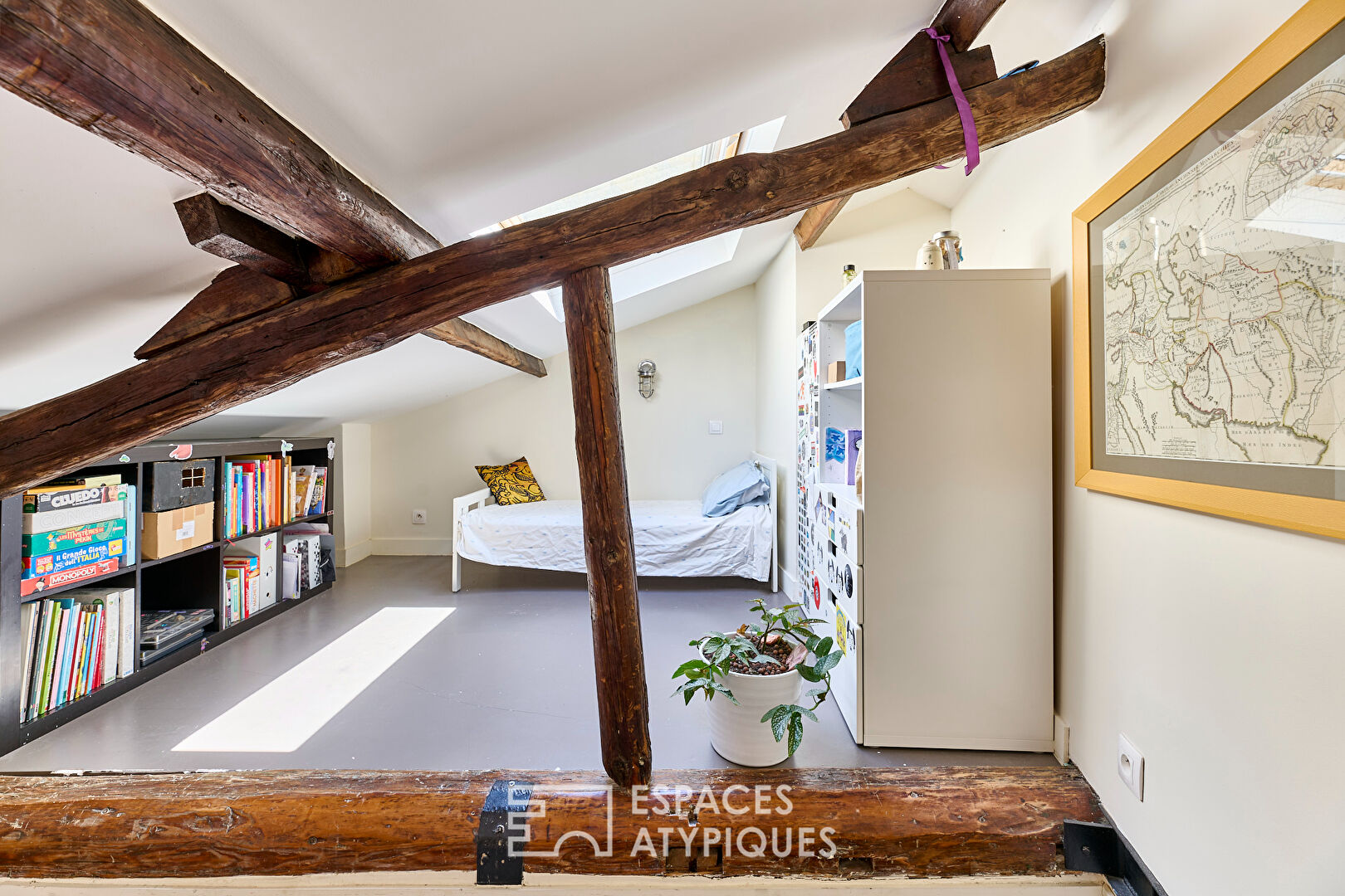 Character duplex on the top floor