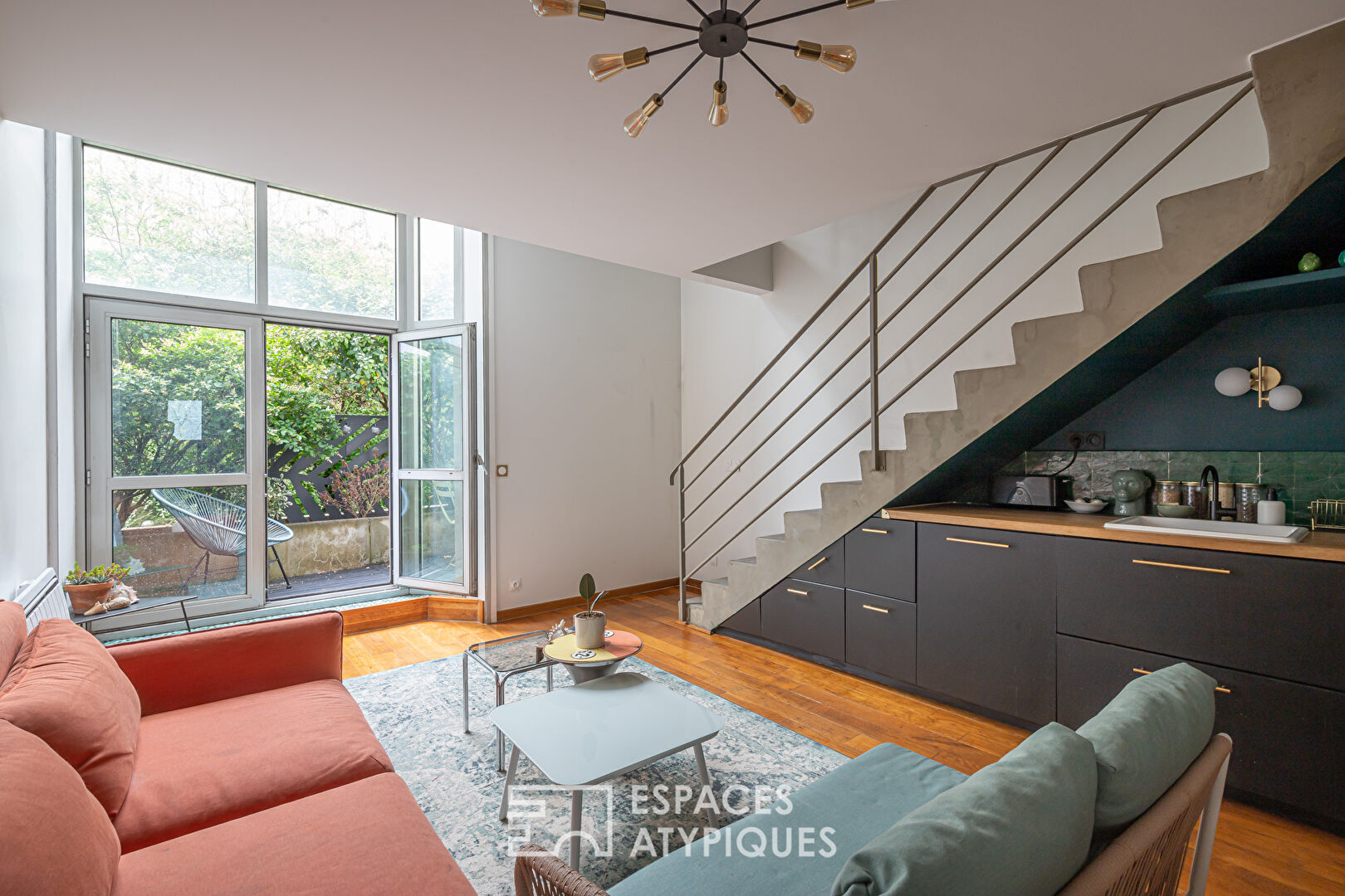 Duplex avec terrasse au rez-de-chaussée
