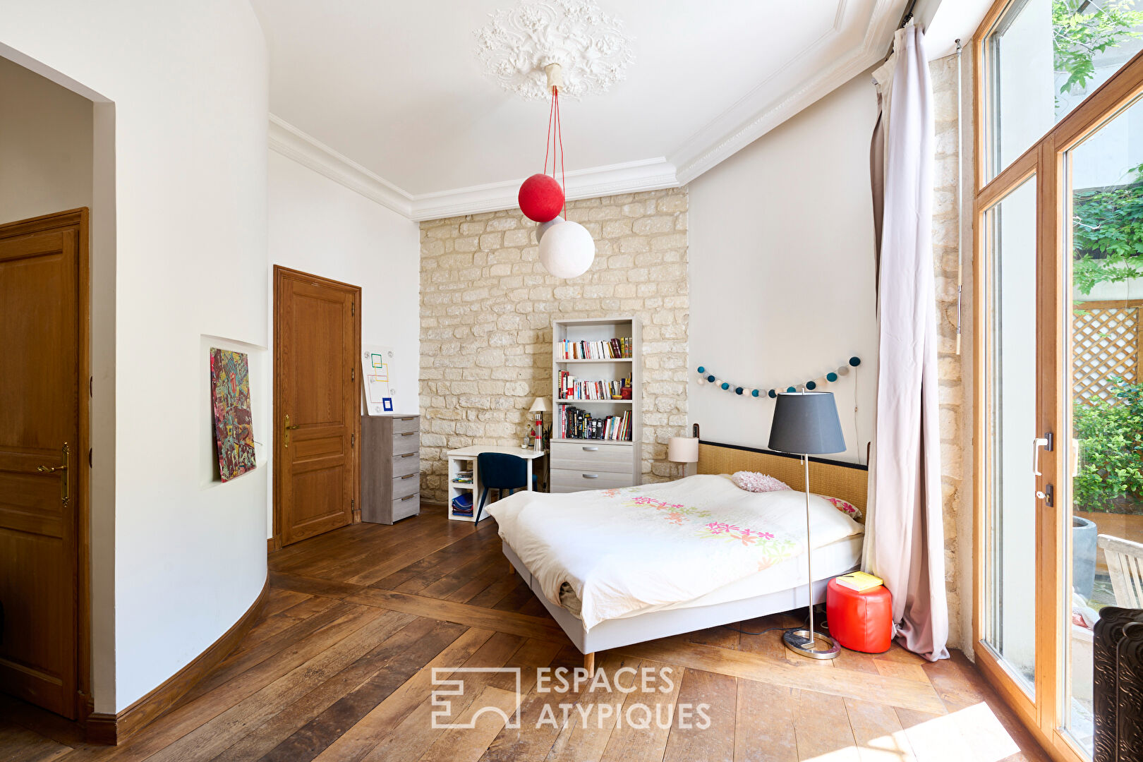 Apartment with terrace near Place des Vosges