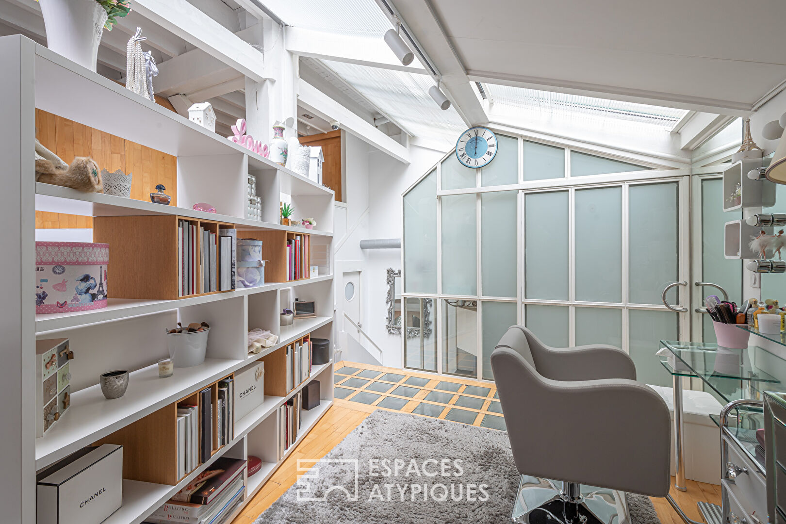 Duplex like a house with terrace