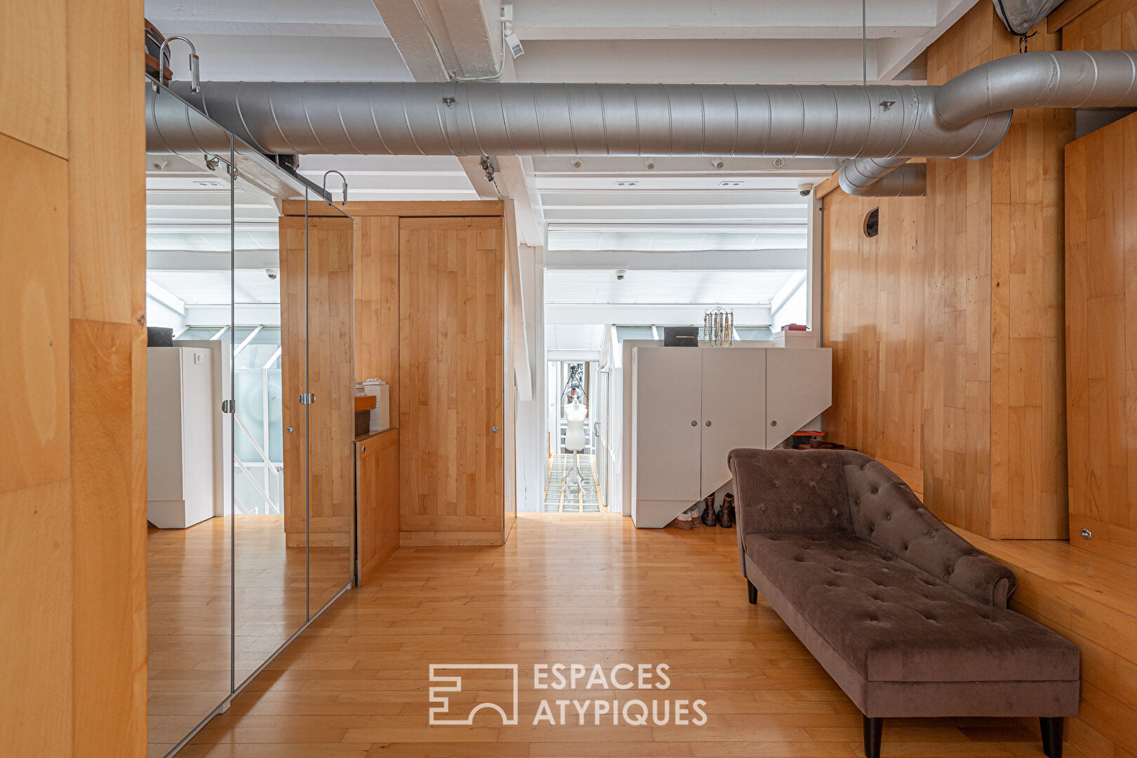 Duplex like a house with terrace