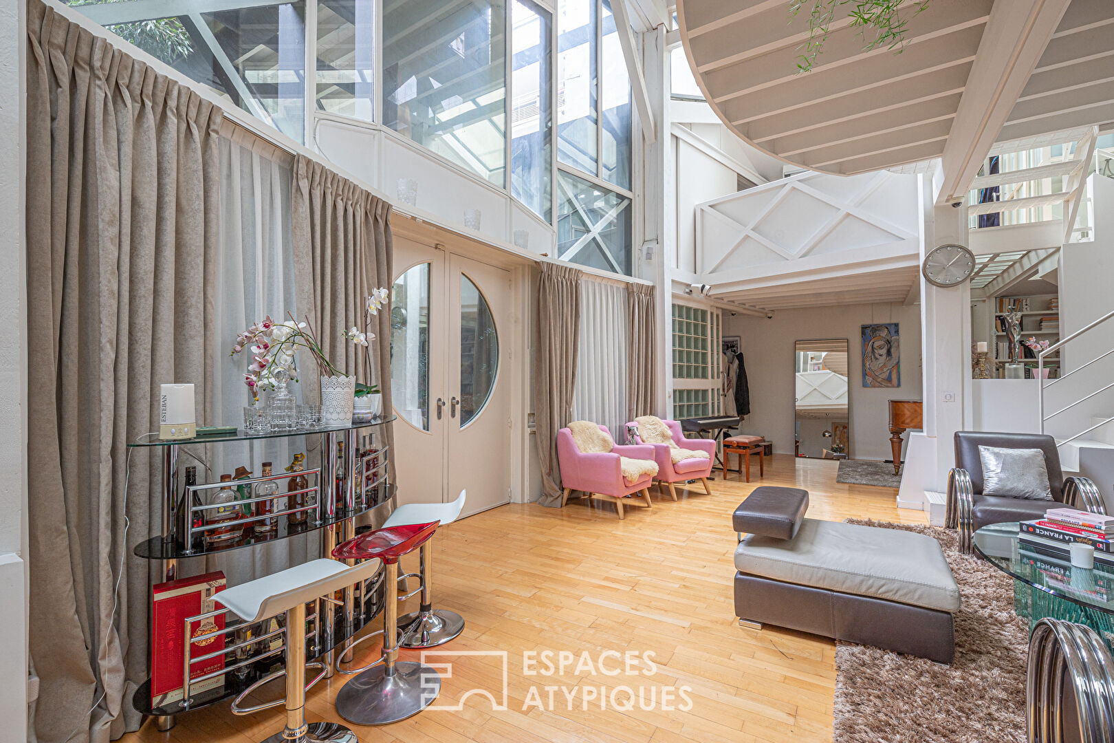 Duplex like a house with terrace