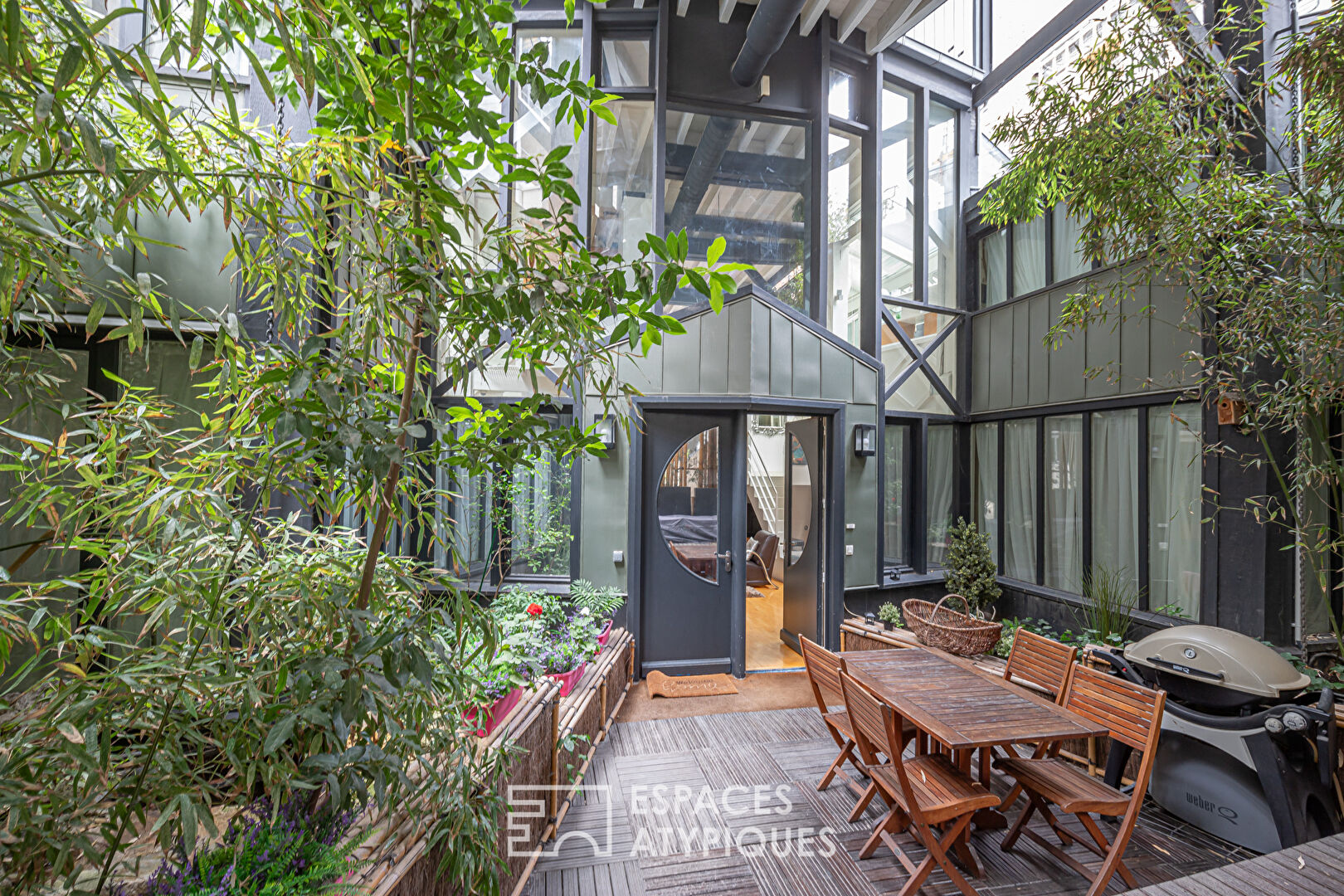 Duplex like a house with terrace