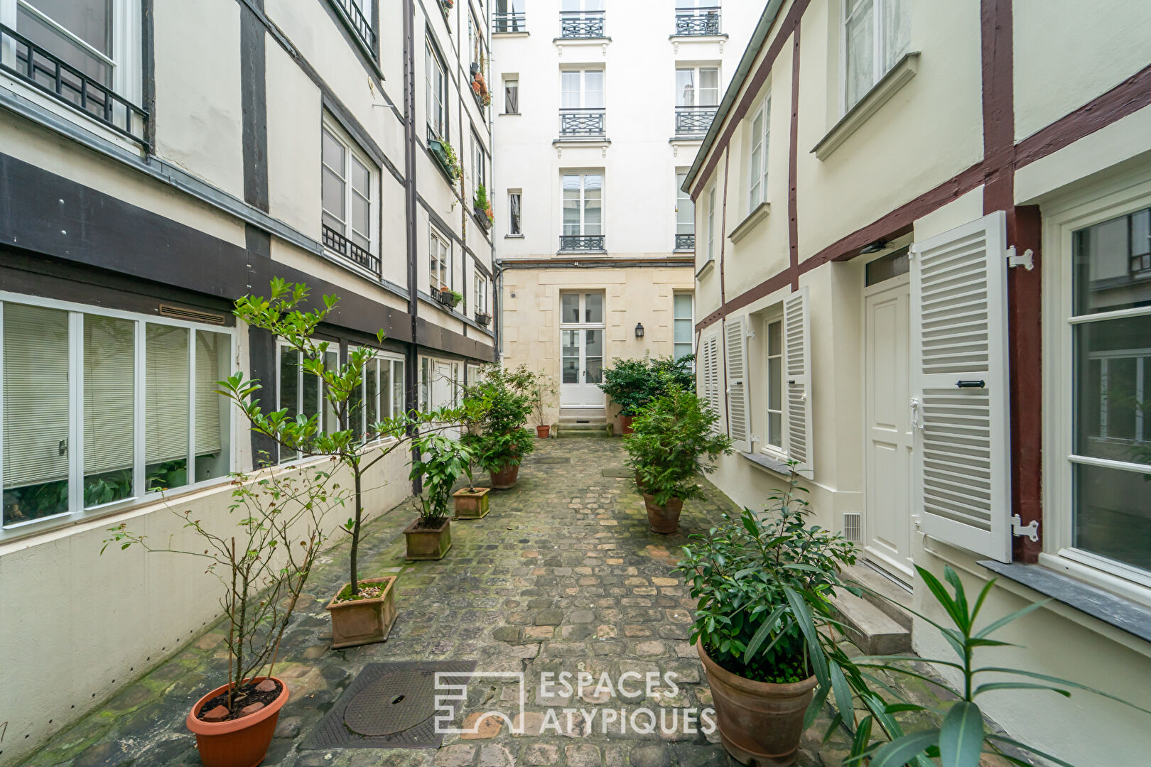 Loft in the heart of the Marais