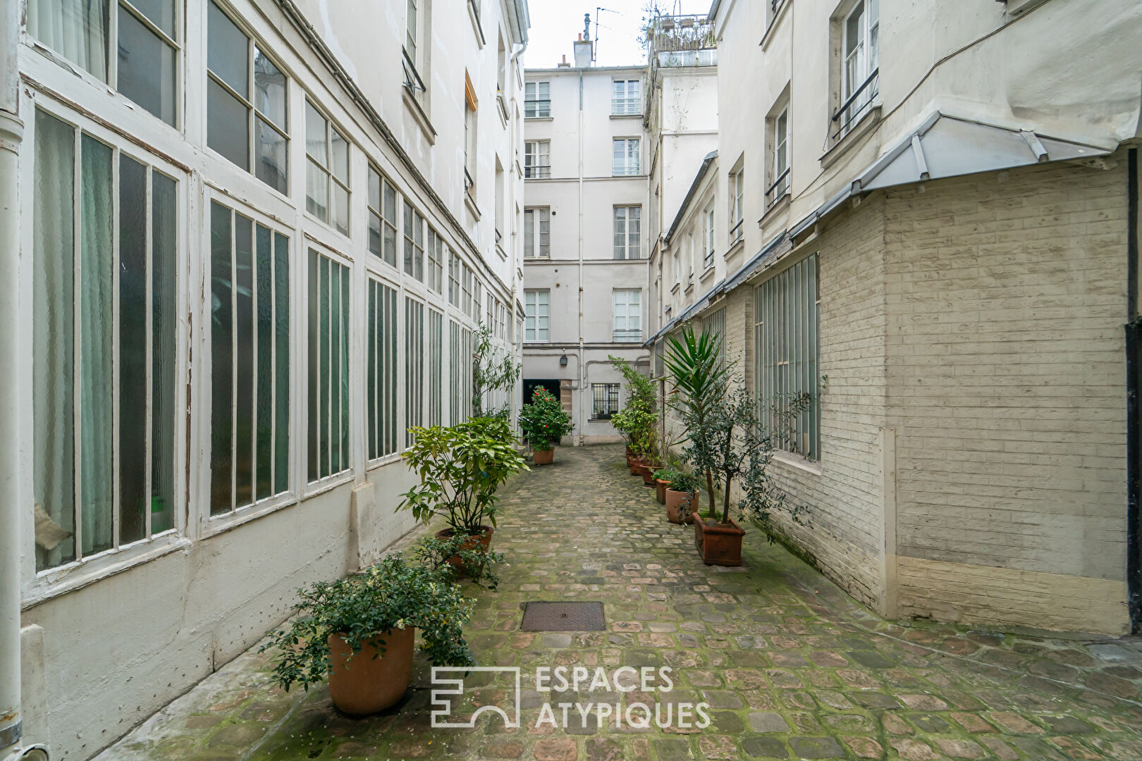 Loft in the heart of the Marais