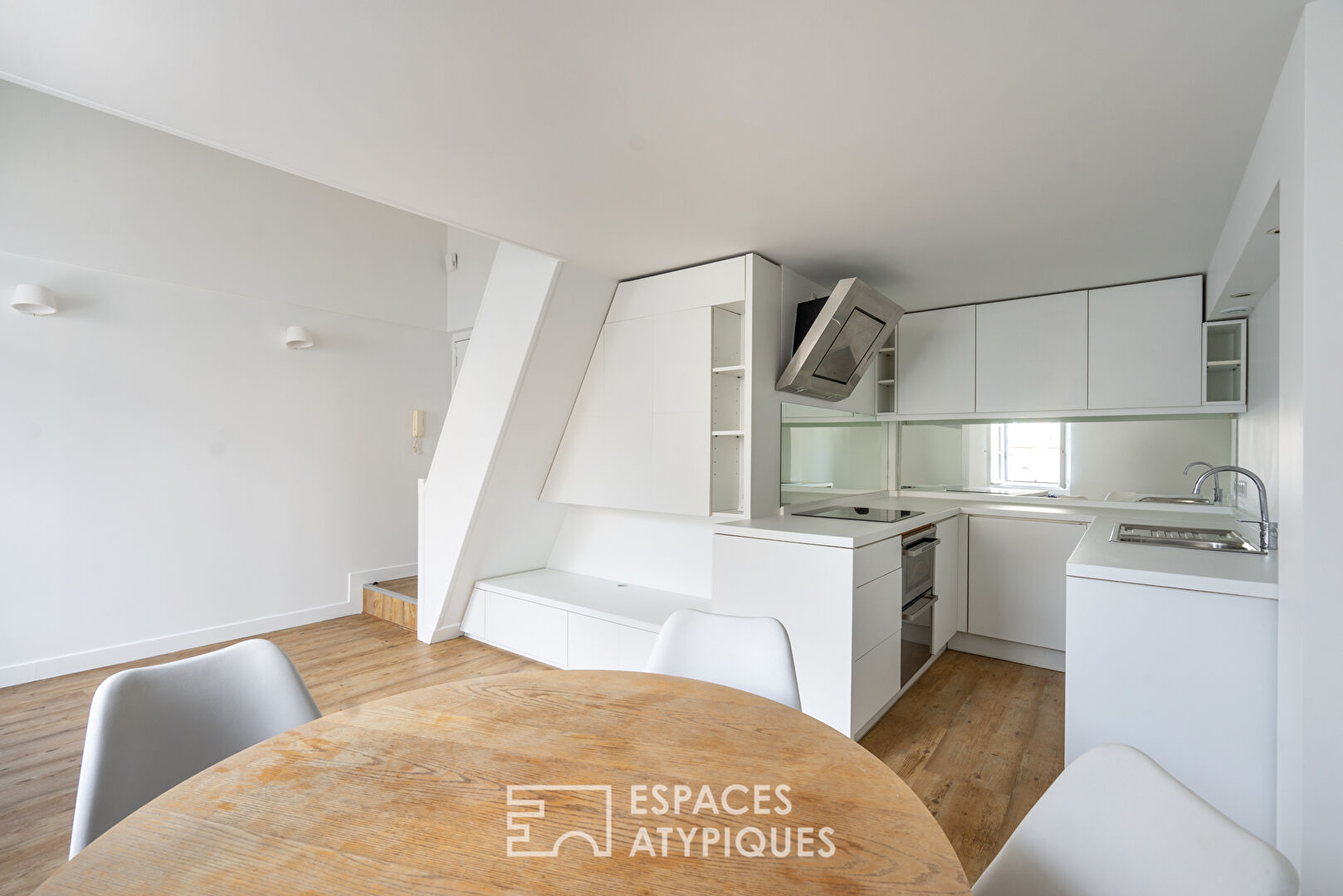 Top floor duplex Rue de Sévigné