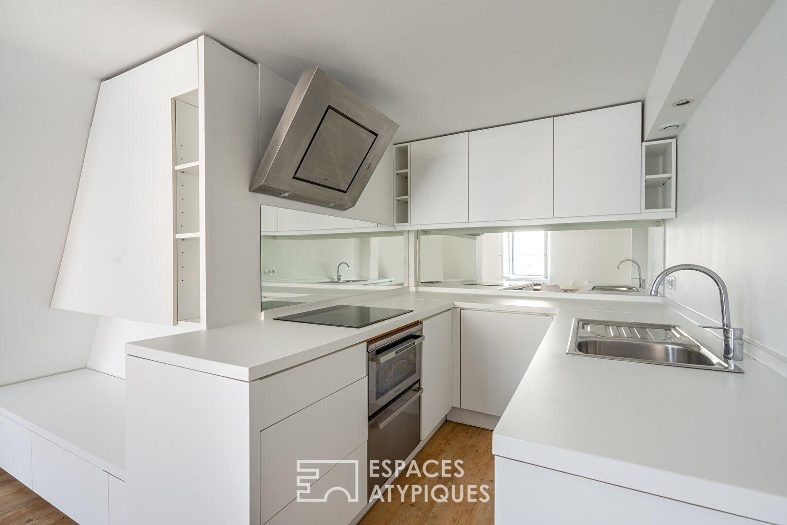 Top floor duplex Rue de Sévigné