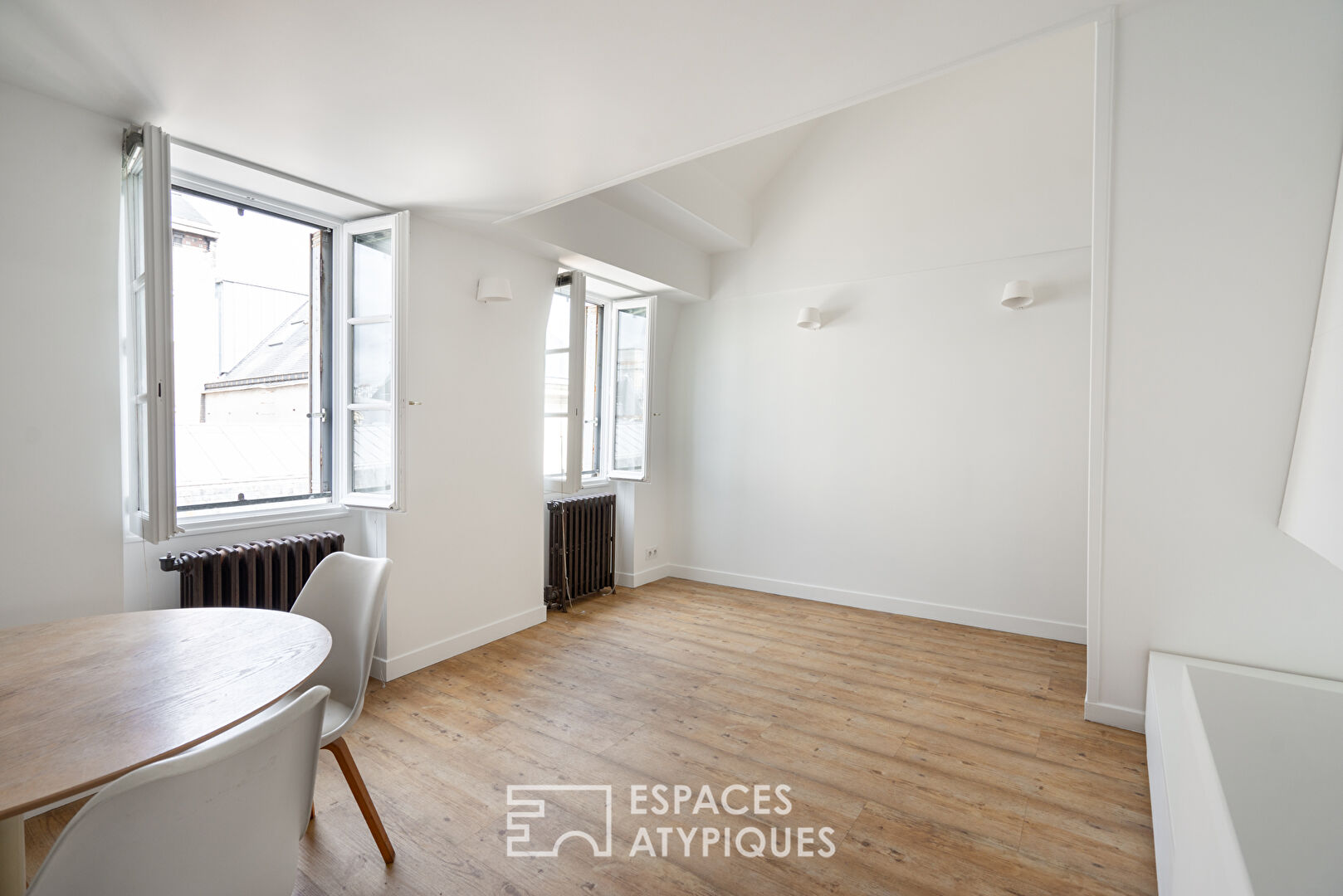 Top floor duplex Rue de Sévigné